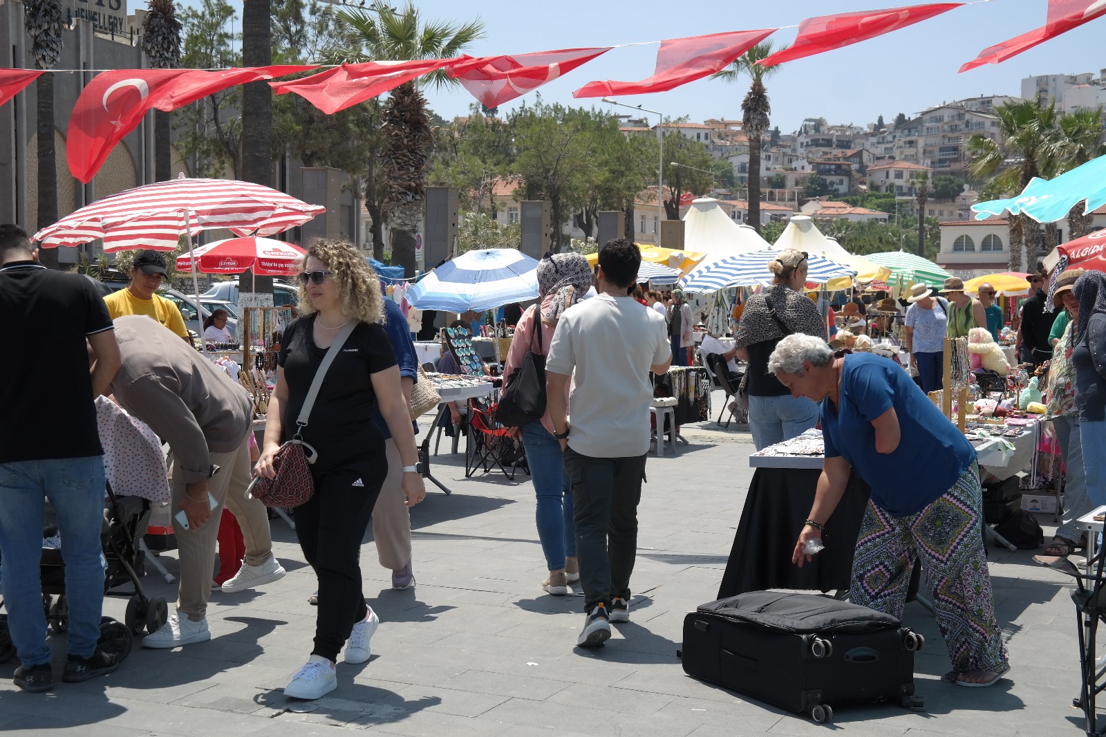 Emekci Annelere Anneler Gunu Bereketiyle Geldi 566944 927475804E1262E4E49845Aa2D969B76