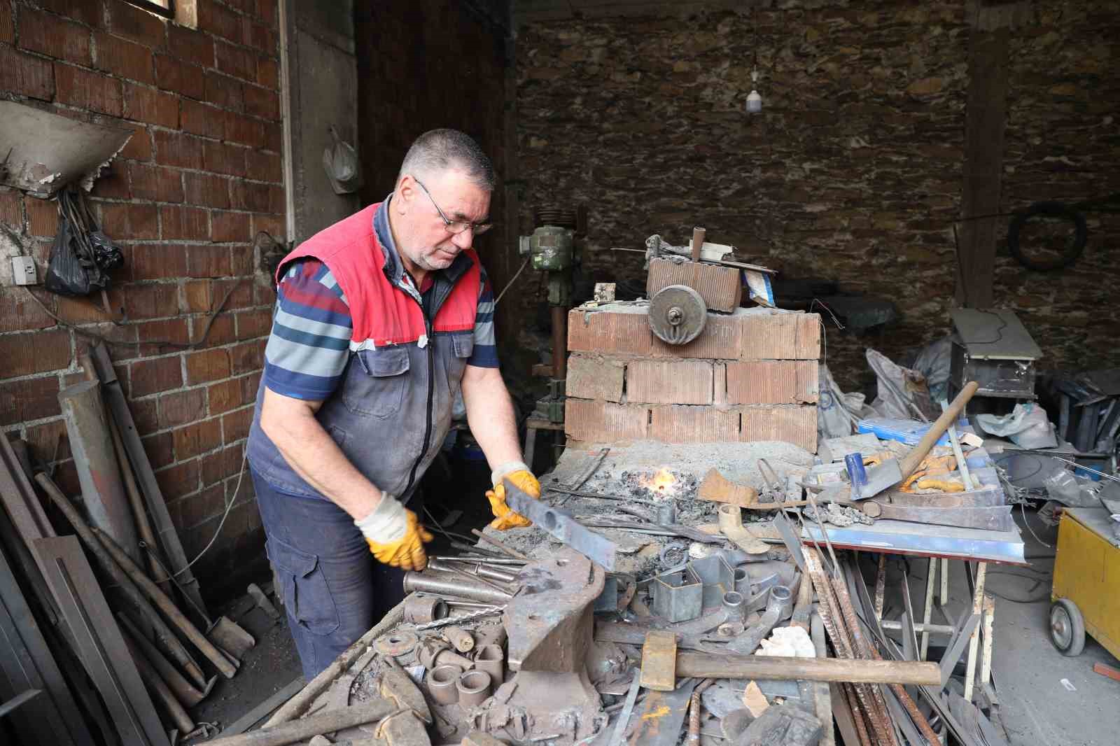 Fabrikasyon Imalatlar Is Gormeyince Ibrahim Usta Zamanla Yarisiyor B9D90B60Fe115Ddaeea47Ff32F98D96D