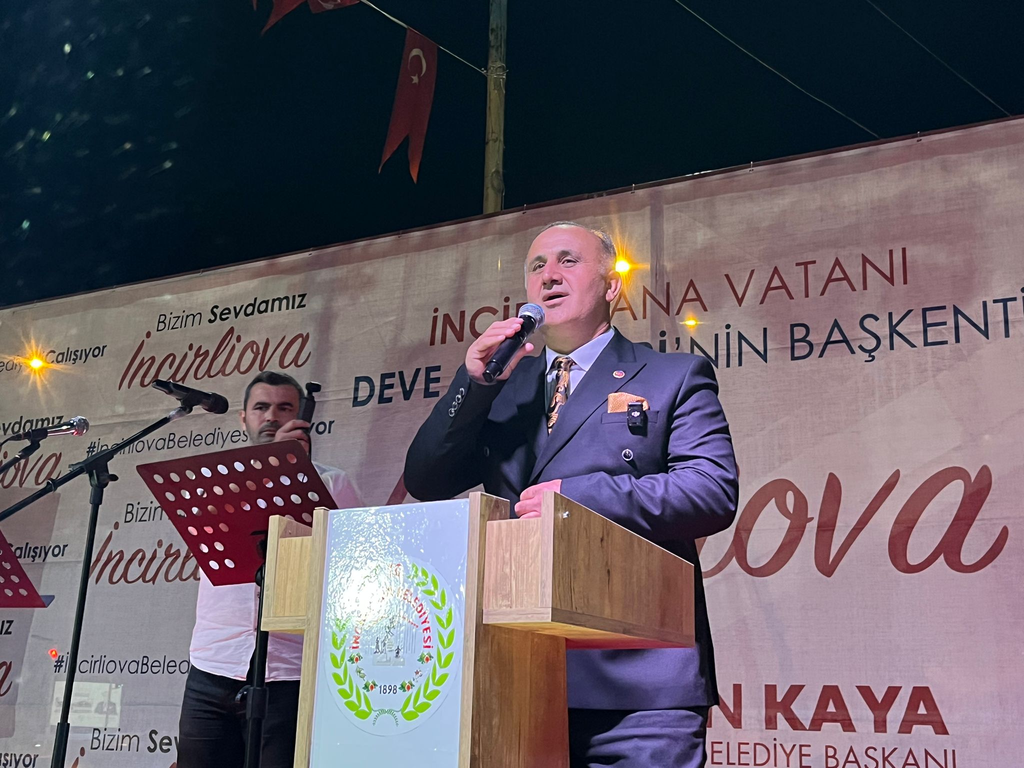 Incirliova 19 Mayisi Kortej Ve Havai Fisekle Kutladi 569132 6Af7B8B56Aff20B9Ba80740Dbe25E303