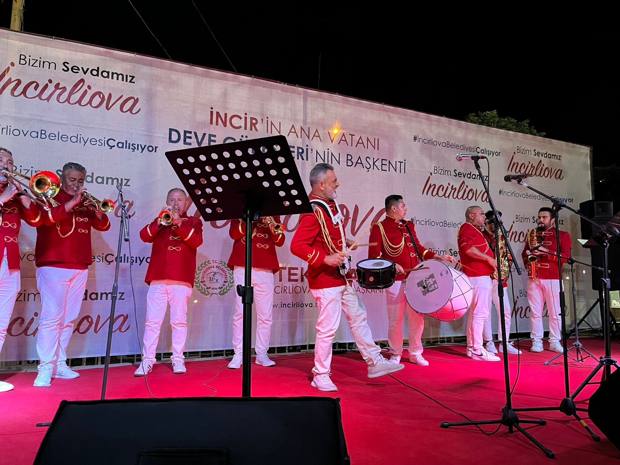 Incirliova 19 Mayisi Kortej Ve Havai Fisekle Kutladi 569132 Ab598Eac12010Bc488F68035974Dd91E