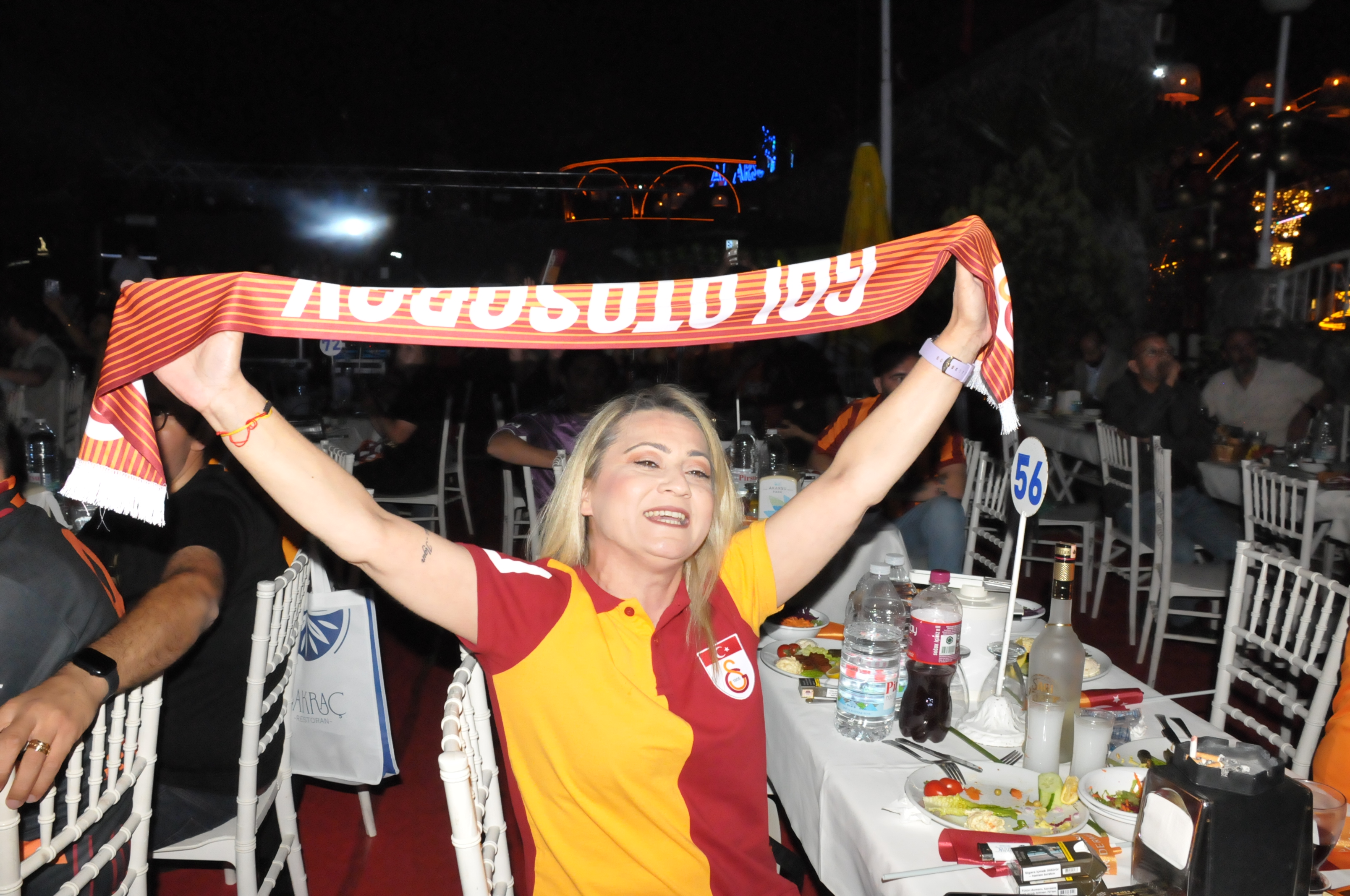 Irem Derici Aydinli Galatasaraylilari Costurdu Derici Yenikapinin Acisini Aydinda Cikartti 571535 A845Edb1D0746Eccd0Ba5797E0Cea7Af