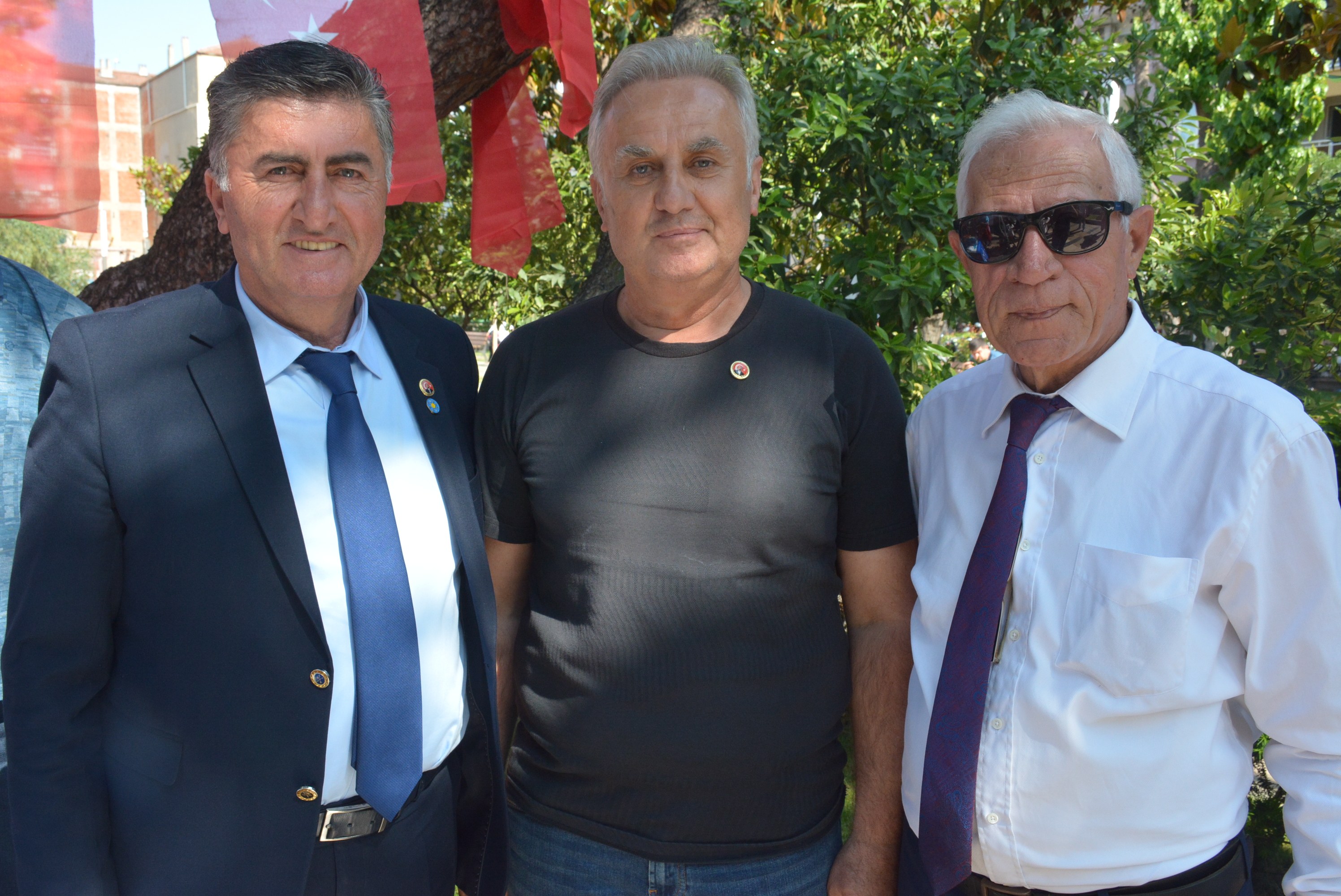 Iyi Partiden Vatandasa Ataturk Rozeti 569096 7A4537B61521C9C47Ea97533A648B3A5