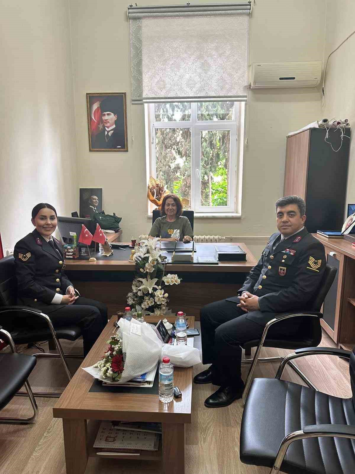 Jandarma Sehit Annelerini Unutmadi 1D4253891Fc23C1F5559261120A6B65E