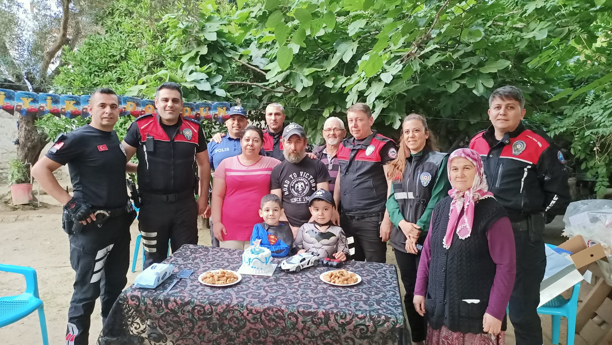 Kalp Hastasi Minik Eymen Hayallerine Kavustu Nazilli Polisinden Unutulmaz Supriz 569050 Caf7782D8715448696D8167160C0D98A