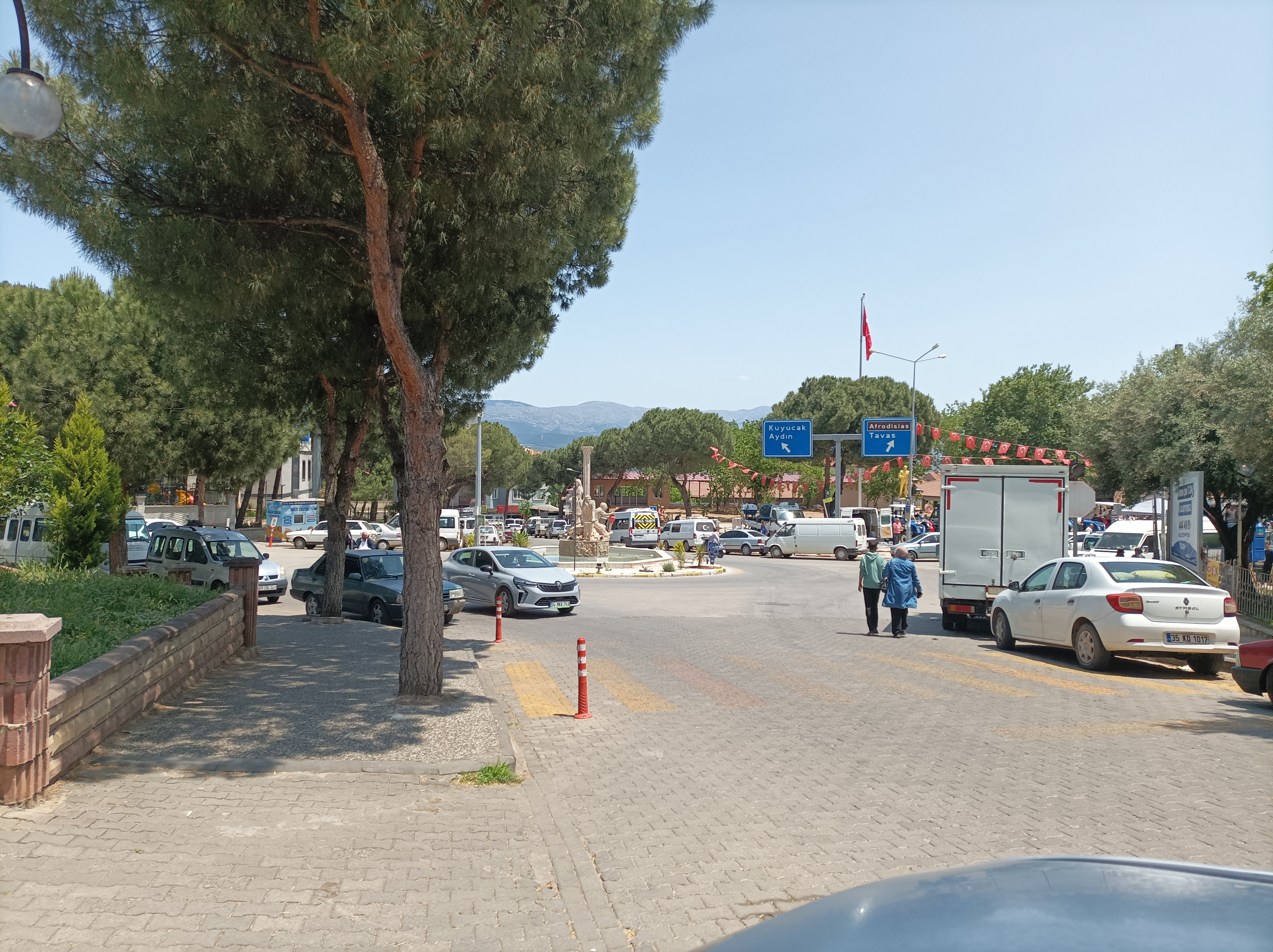 Karacasuda Otopark Krizi En Azindan Tatilde Acilamaz Mi 569153 7E8757F11Bbf84Cd6E04Afe6B19E4Fa2