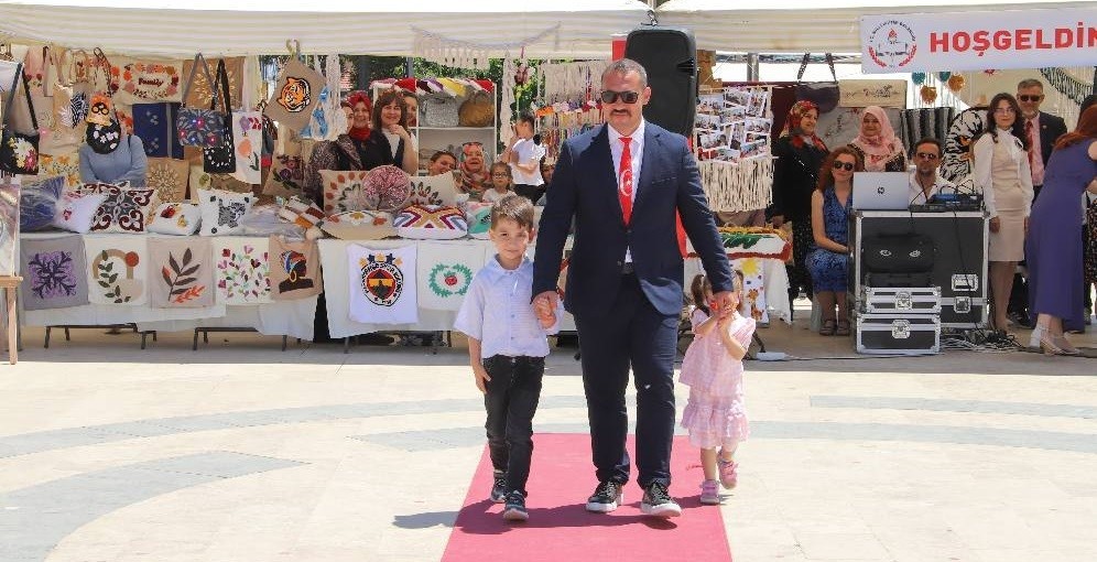 Kosklu Kursiyerler El Emegi Urunlerini Sergiledi 7B398487E24Ff5Fcae67E1293A28961A