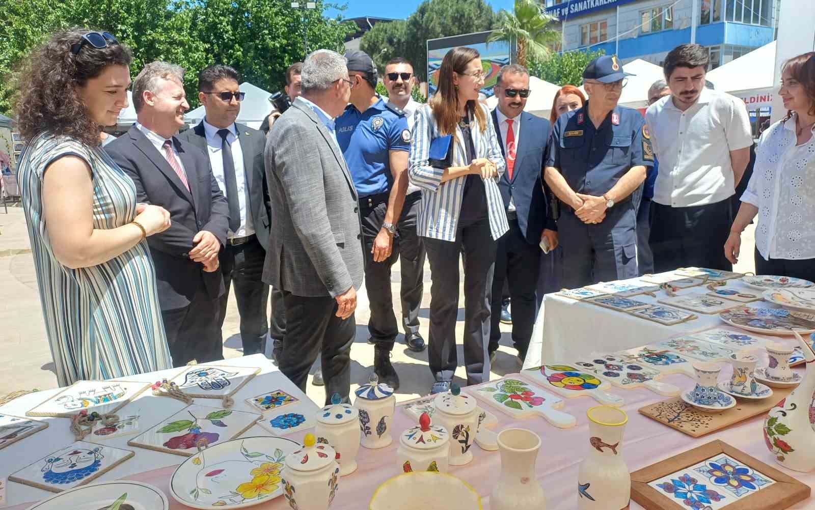 Kosklu Kursiyerler El Emegi Urunlerini Sergiledi Fe5057A5Df1709901Eb3A837Df22Bcf0