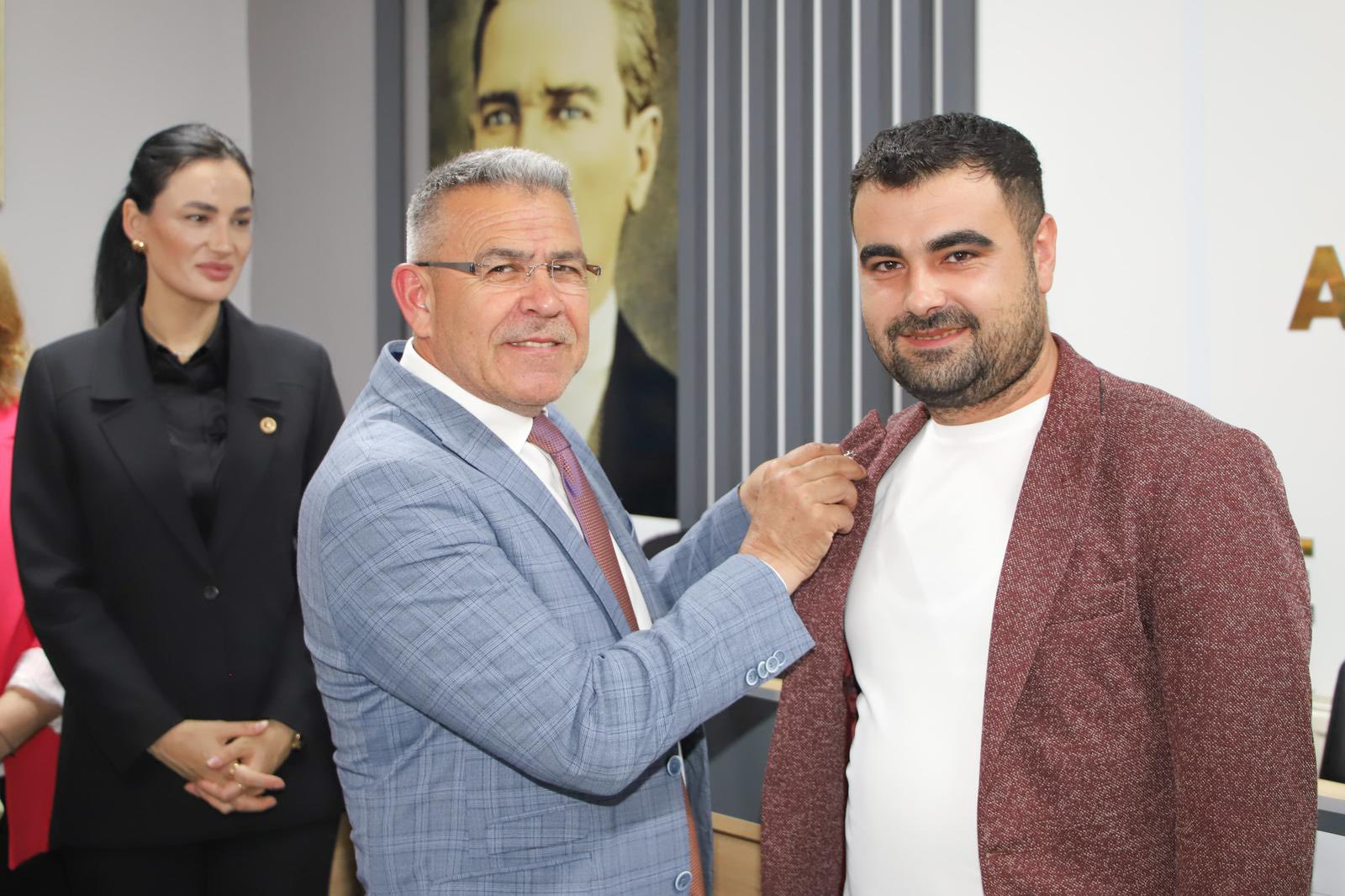Koskte Ak Partiye Yeni Isimler Katildi 564778 07E5D391B9E67Dc6228231C890073A5F