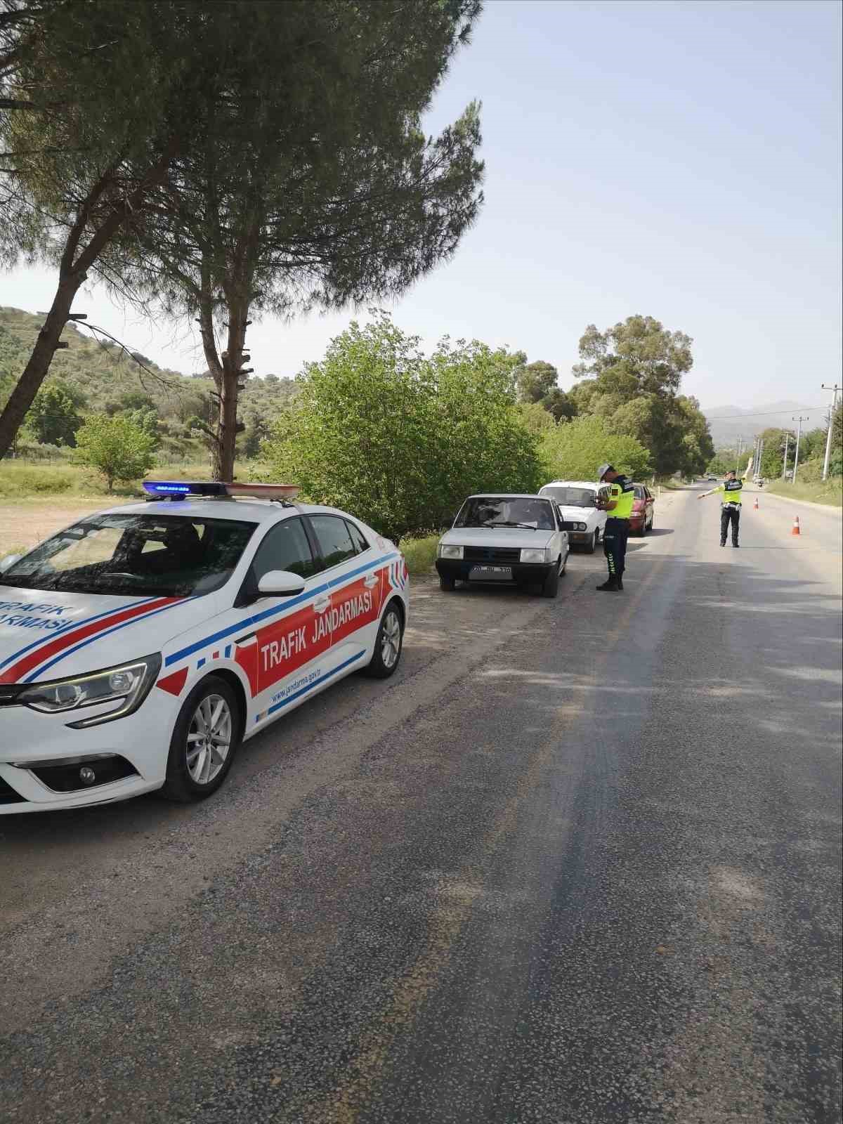 Kural Tanimaz 19 Surucu Cezadan Kacamadi 1D7D5624B3Ba39E076Caca87991Bde1C