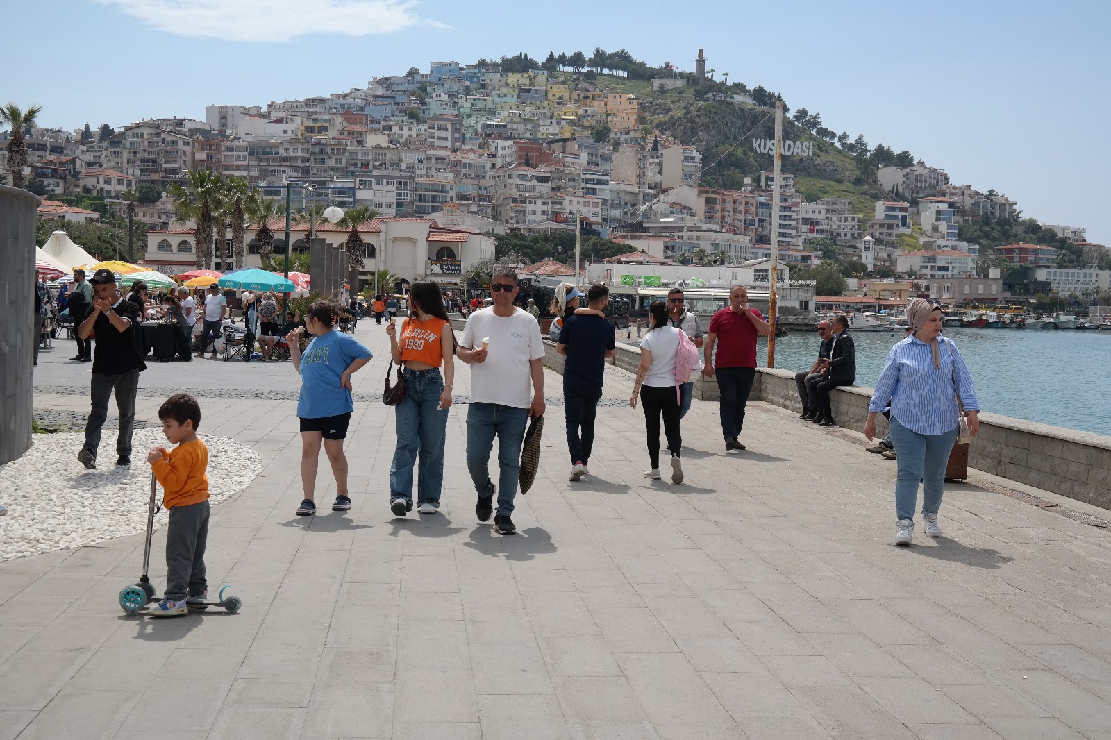 Kusadasi Limanina 5 Kruvaziyer Demirledi 564983 049324Ecf172Ded9Cc0A74Fcb7B666C0