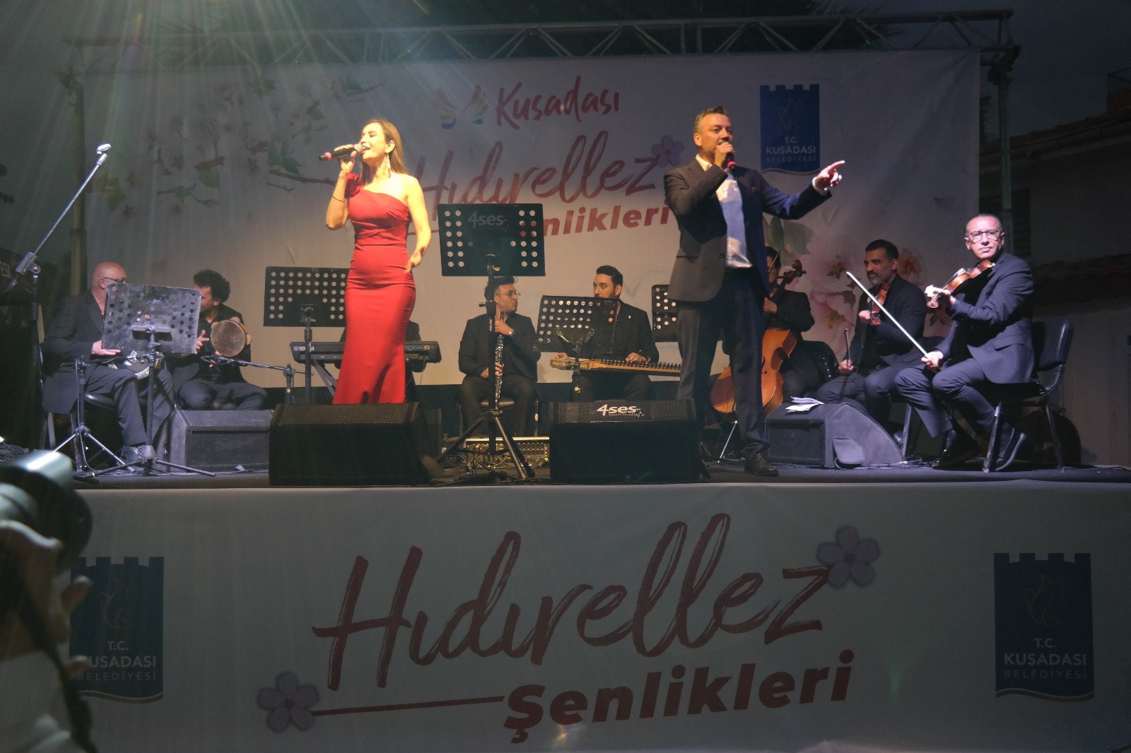 Kusadasida Atesler Baris Ve Huzur Icin Yakildi 565379 6A2A2Bbff512D78C1Abaf0E205D96698