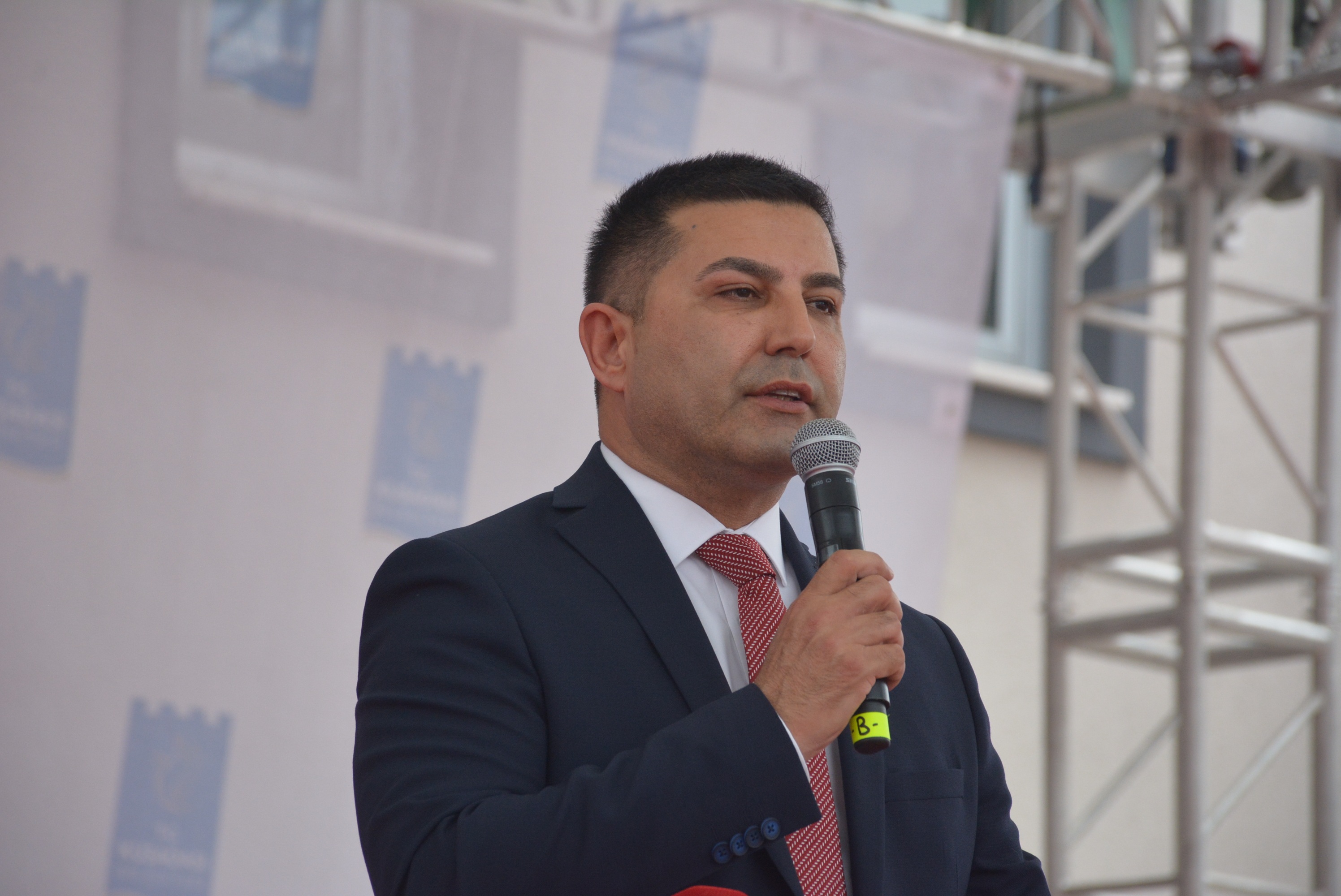 Kusadasinda Coskulu Acilis Ozelden Gunele Ovgu 568422 24Df2155Ee25B899C7Cd86943A9F1591