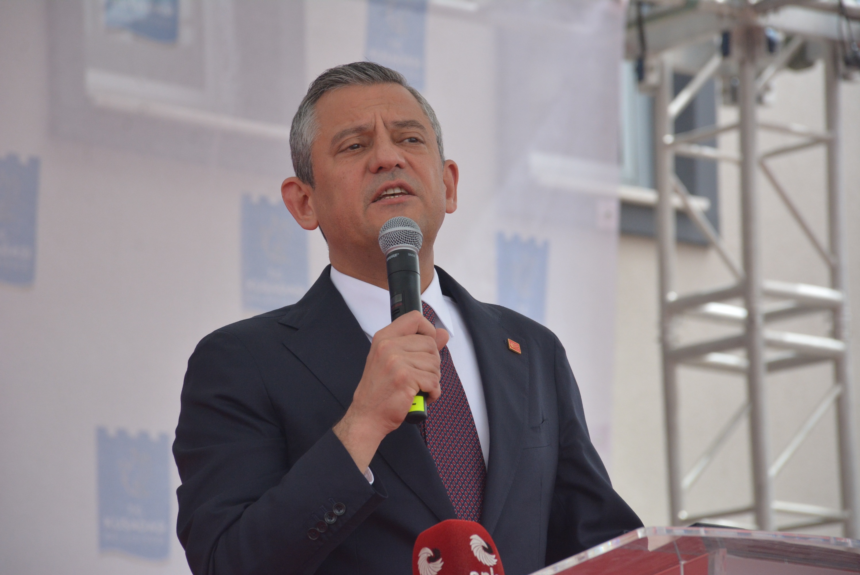 Kusadasinda Coskulu Acilis Ozelden Gunele Ovgu 568422 9B6Df1Ecccfaa9Ae4963C8E5F9670C5D