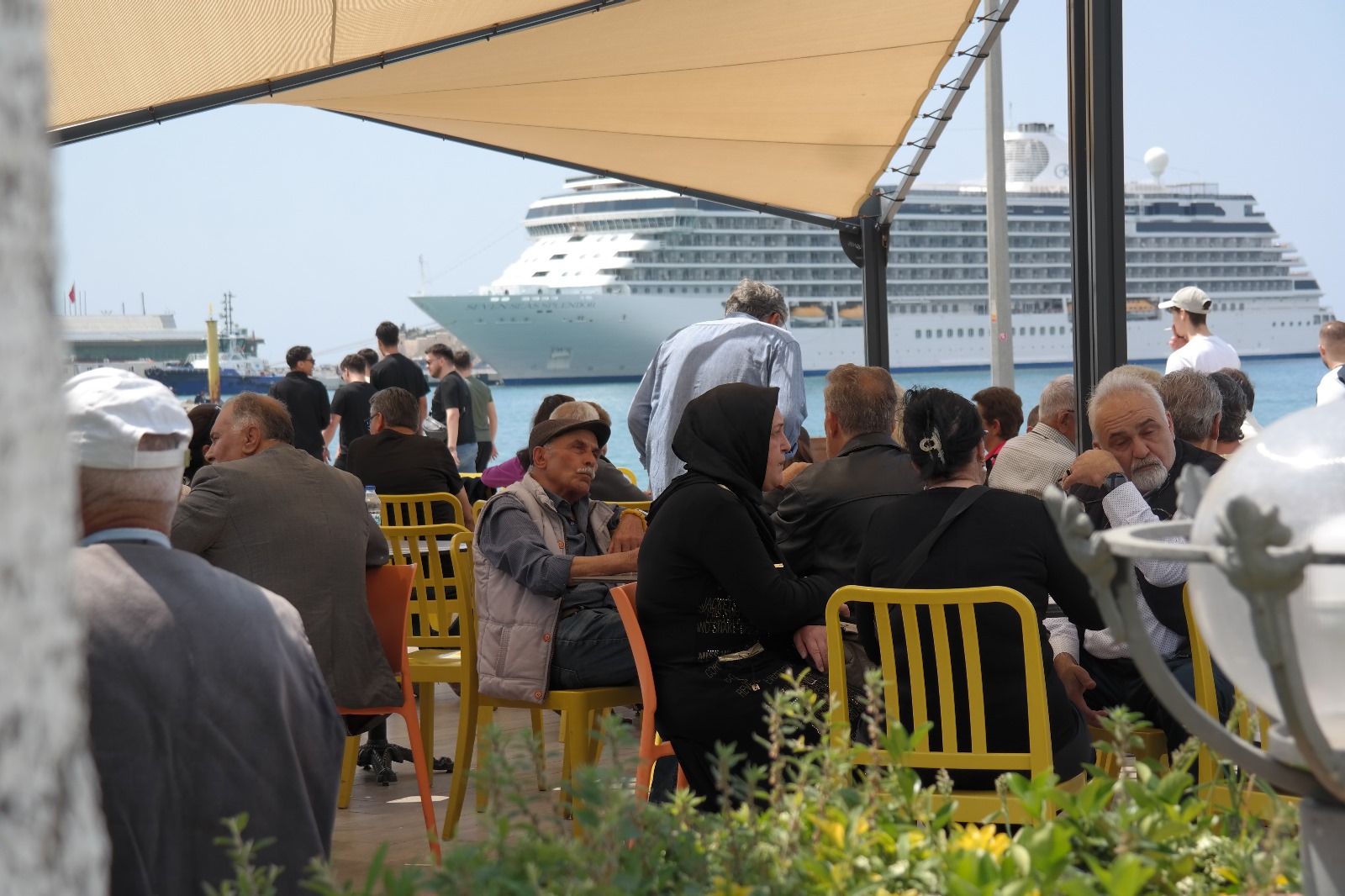 Kusadasinda Plajlara Yaz Erken Geldi 566932 4F94E20Ef5Bc24763Fe312E3F6646270