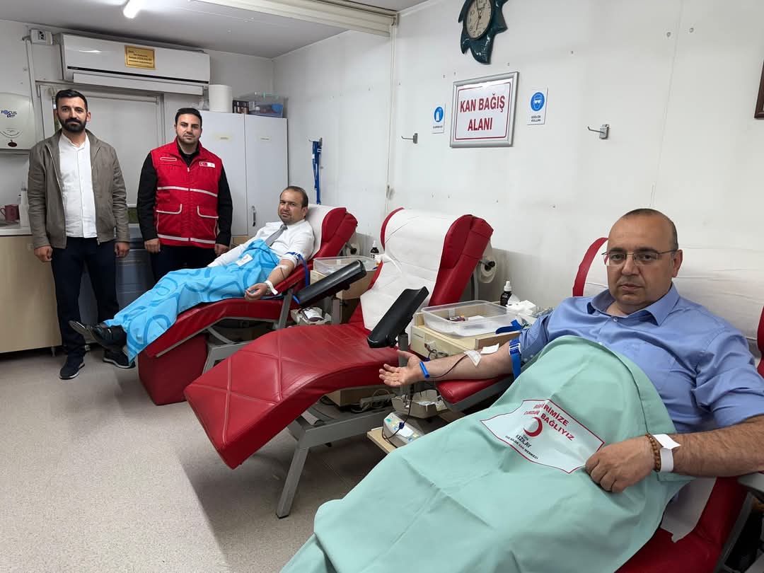 Mudur Senkuldan Ornek Davranis 572183 5E34D7657Ed3153C4Eb1337Aba64D223