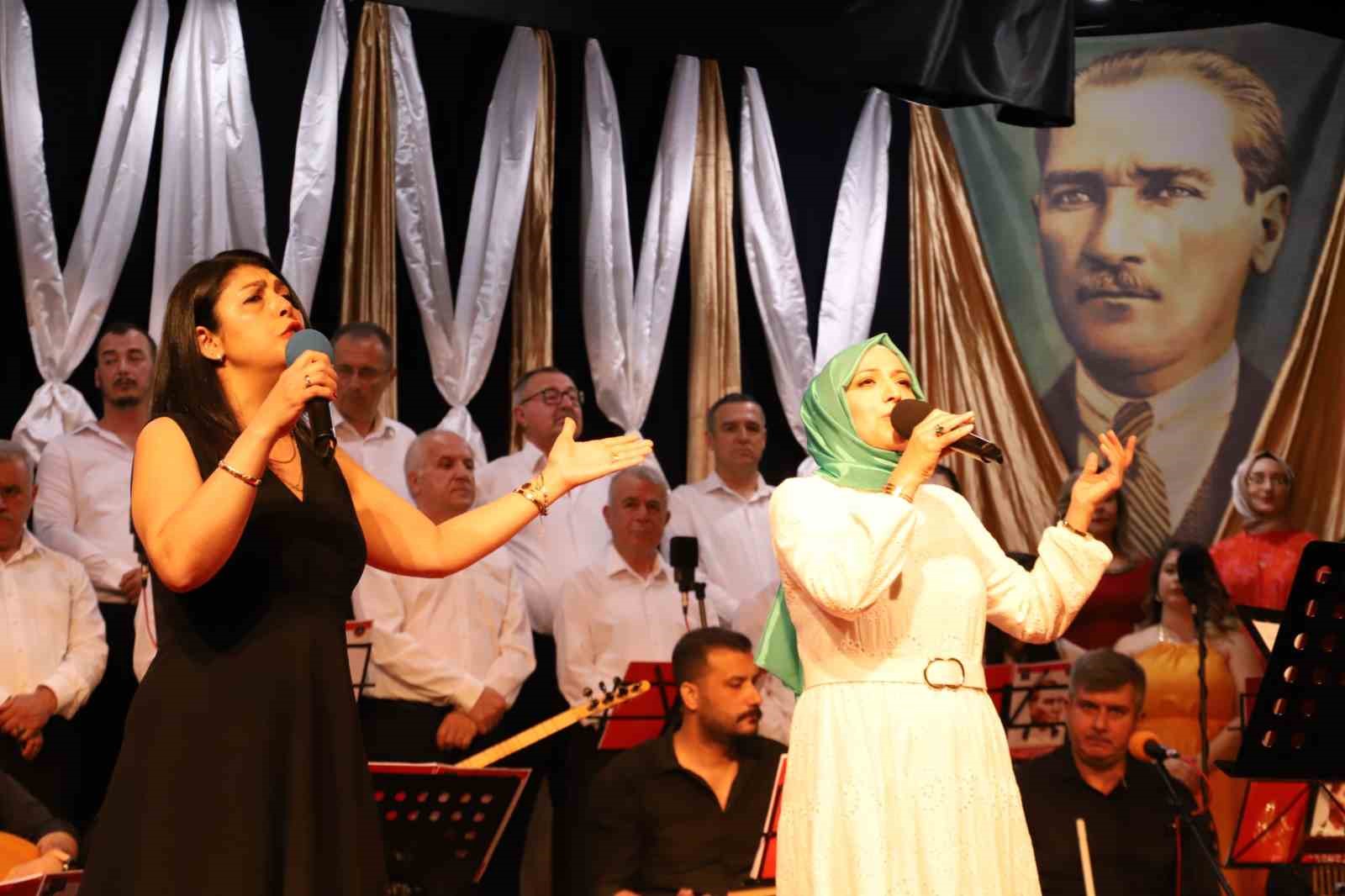 Nazilli Belediyesi Thm Korosundan Genclik Konseri 29483E9E2C1F8Def94Fcc701Ea39Ed71