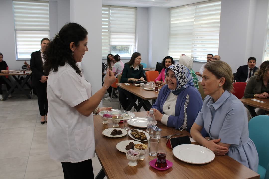 Nazilli Saglikli Hayat Merkezine Anlamli Ziyaret 567889 962F93Dd2C12E492B6F4F07152Dbd6E6