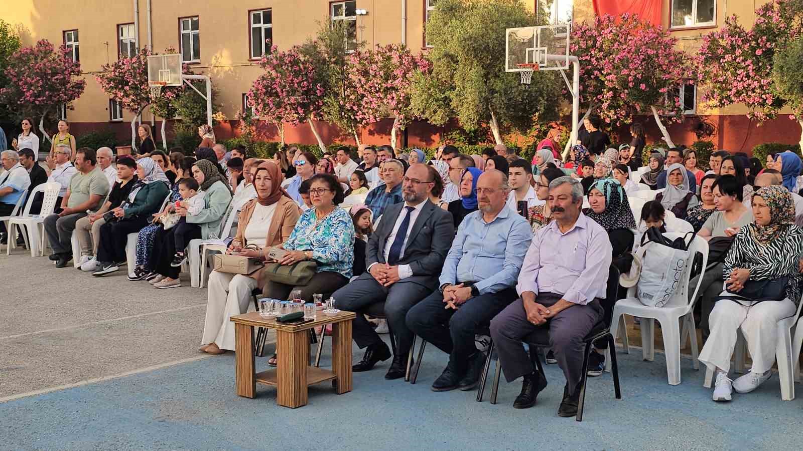 Nazillide Meslek Liselilerinin Mezuniyet Sevinci 127F6Dcd566A23Cd62D83C16Dfbccf1A