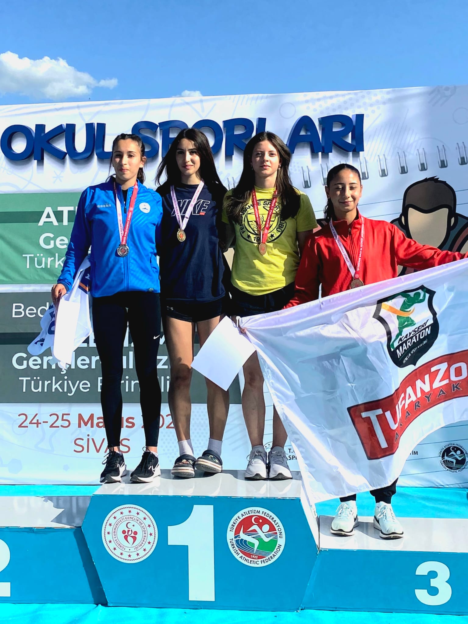 Turkiye Sampiyonu Oldular Avrupa Rekoru Ise Ruzgara Takildi 570503 D36Ea68625E91696Ba4238Fc6A6F97F8