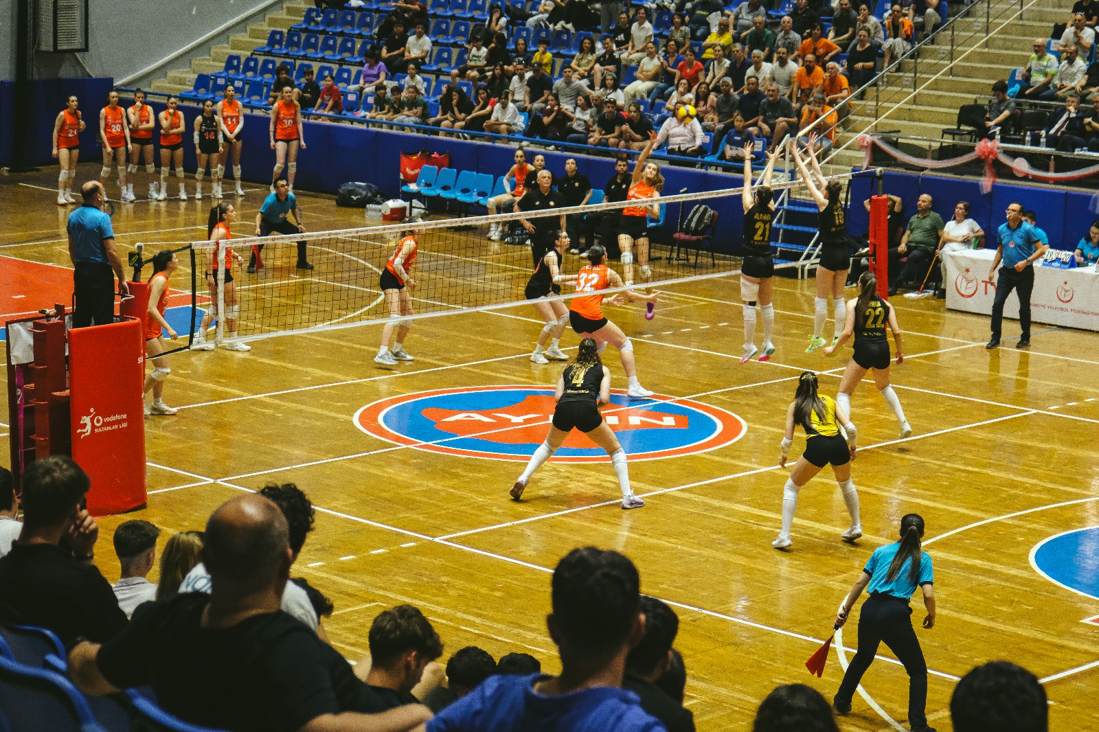 Voleybol 570115 D9432A134Bbe57B472612Dcd29Ef3894