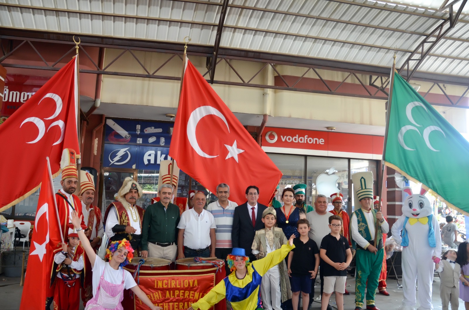Yalcinkaya Ciftinin En Mutlu Gunu Fahrettin Erkeklige Ilk Adimi Atti 571507 46F93B742737A4114C94816Bb0718381