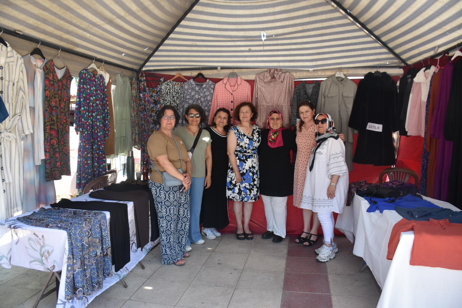 50 Yasinda Basladi Simdi Kendi Kiyafetlerini Kendi Dikiyor 575432 8F2Df739Baad74Ed706D5949B7D0F2Ad