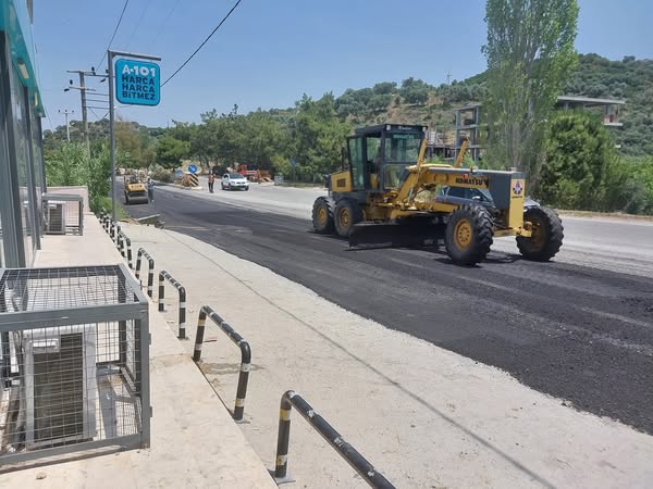 Akyenikoy Muhtarindan Ak Partili Erdeme Sicak Asfalt Tesekkuru 573017 6D86E51E0B2B396Db6B82C3F129D0942