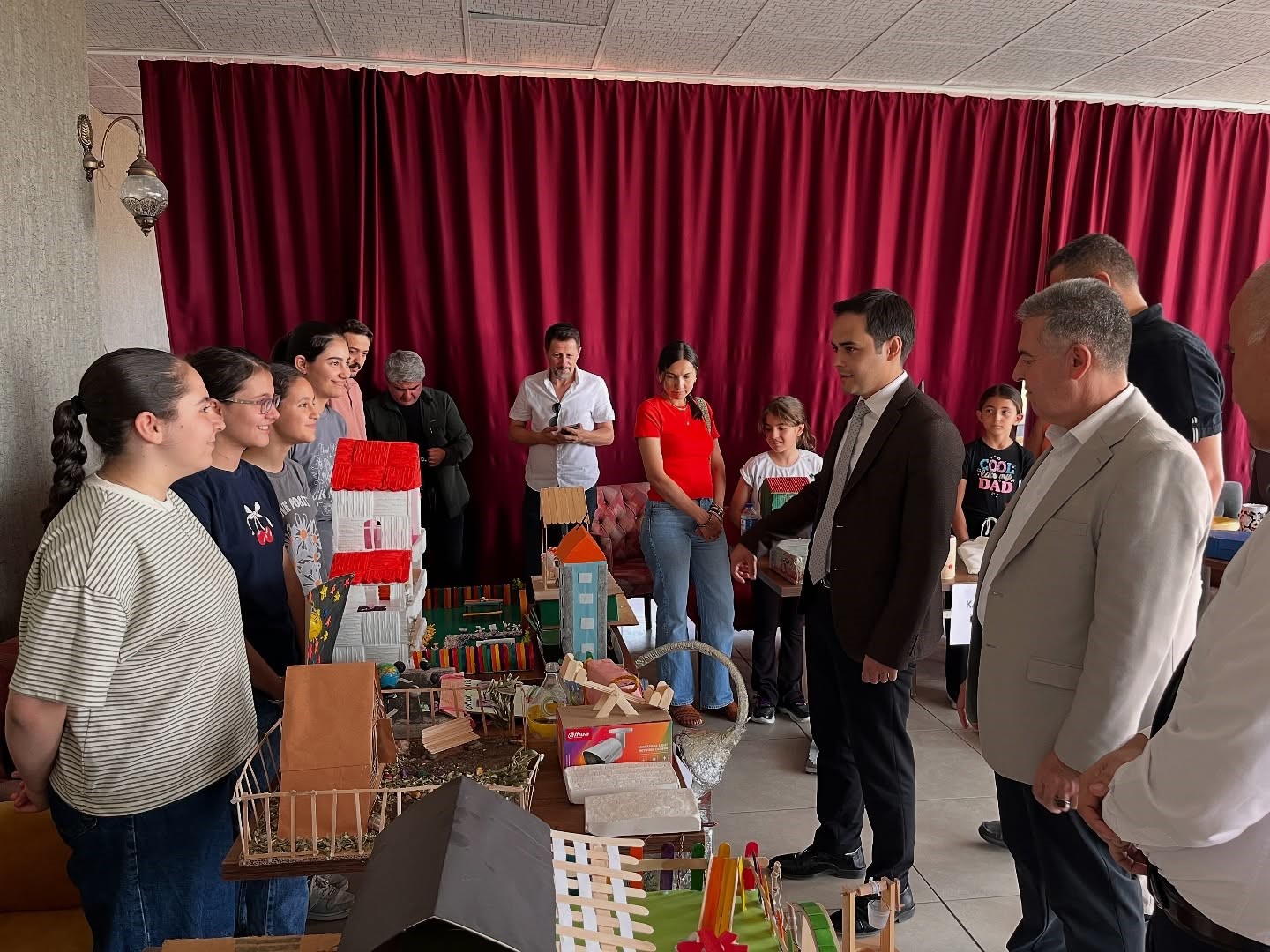 Atik Malzemeler Ogrencilerin Elinde Sanata Donustu F6D7Fd49F8Eea6C7D2A0021C17356Fa3