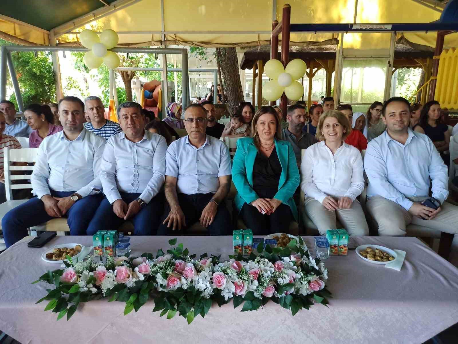 Aydin Devlet Hastanesi Kresinde Mezuniyet Coskusu 4D7Cfbf1256E1B44B676B88B325Fdd7D