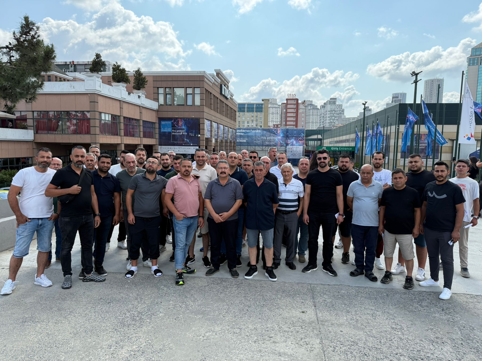 Aydin Tamirciler Odasi Uyelerini Automeckanica Fuarina Goturdu 576002 F1Fcb1D1A6768Fc84Ec66E8103020Ed2