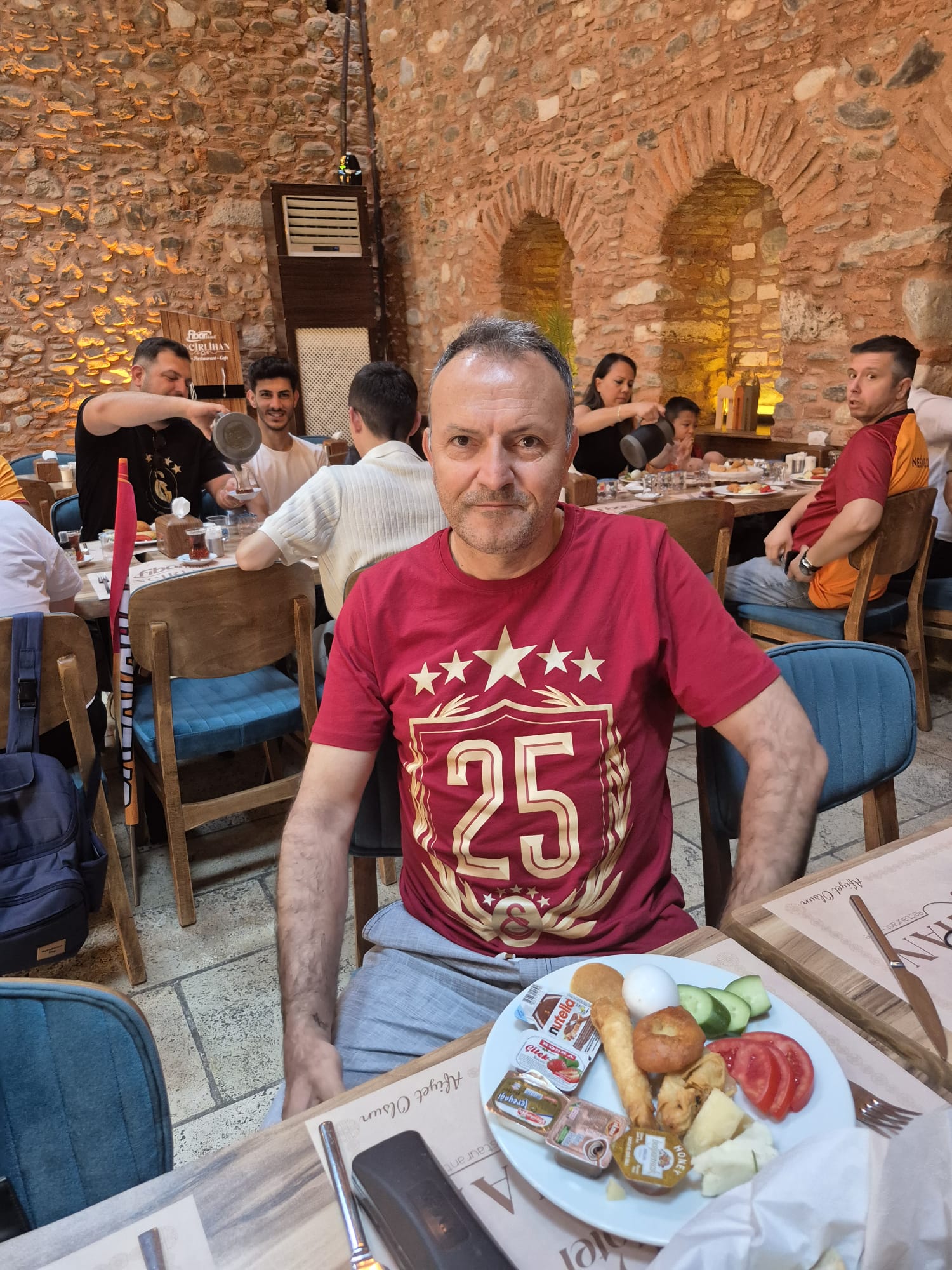 Aydinda Galatasaraylilar Kahvaltida Bulustu 575675 906Ed728Cf77Ccc75648A1C7Cf402089