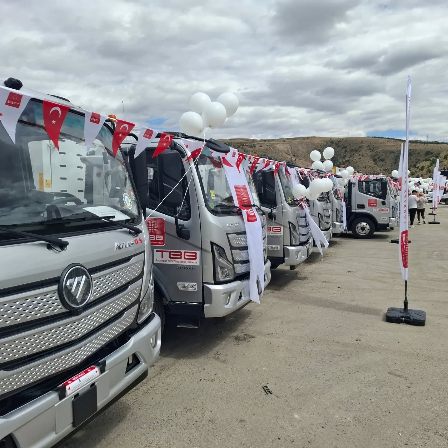 Aydinda Uc Belediyeye Hibe Cop Kamyonu Baskanlar Araclarin Anahtarini Karalardan Teslim Aldi 579847 Ec427641B333Abf998740416Ee50Afe3