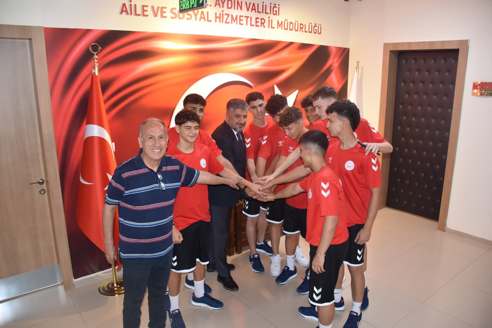 Aydinli Gencler Polonyada Turkiyeyi Temsil Edecek 579114 8A6889E35732B02Eb19380A0154A6F1B