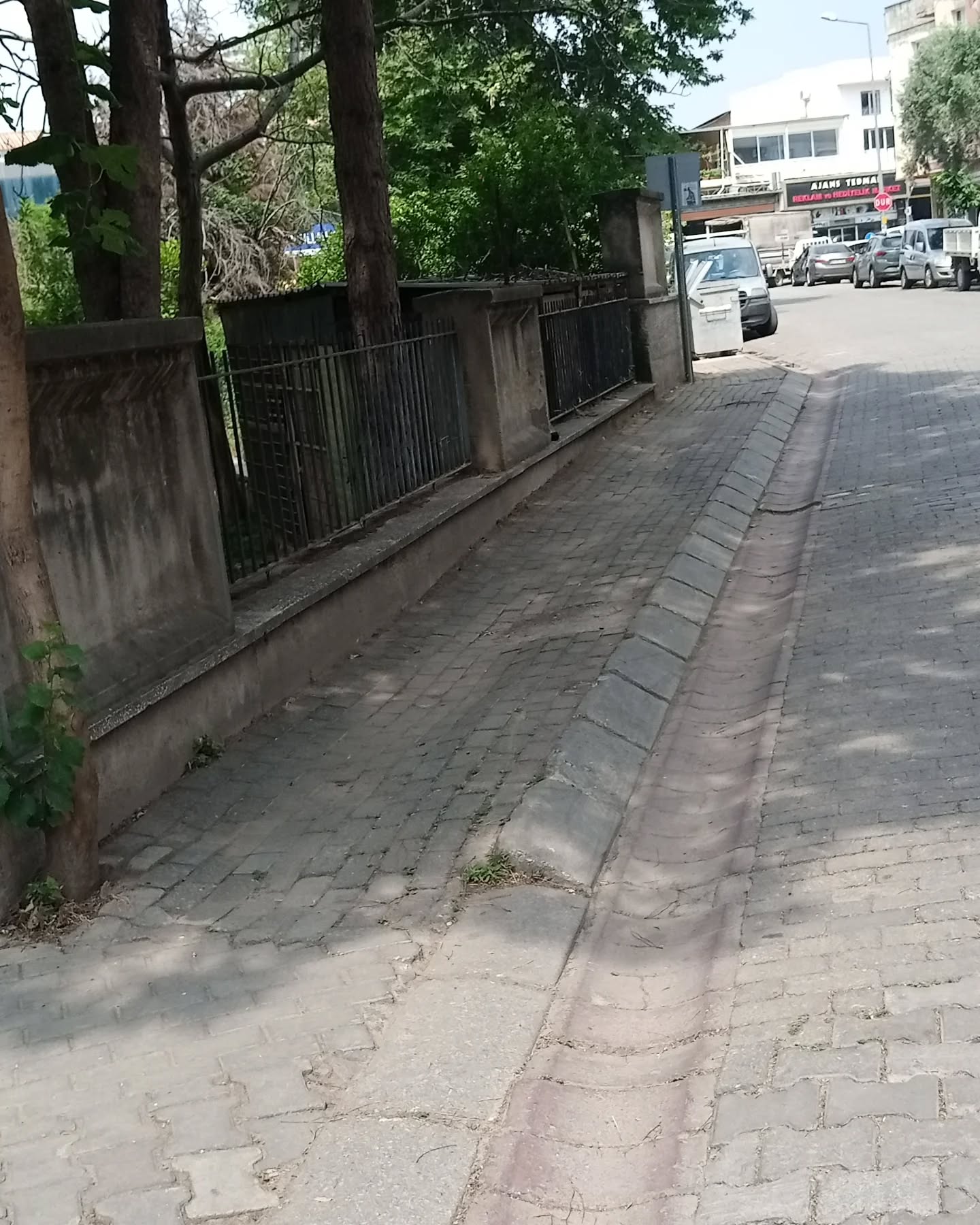 Aydinlilar Dikkat Buraya Aracini Park Eden Ceza Yiyor 572294 23160821D7951A2B470A68E292Affe42