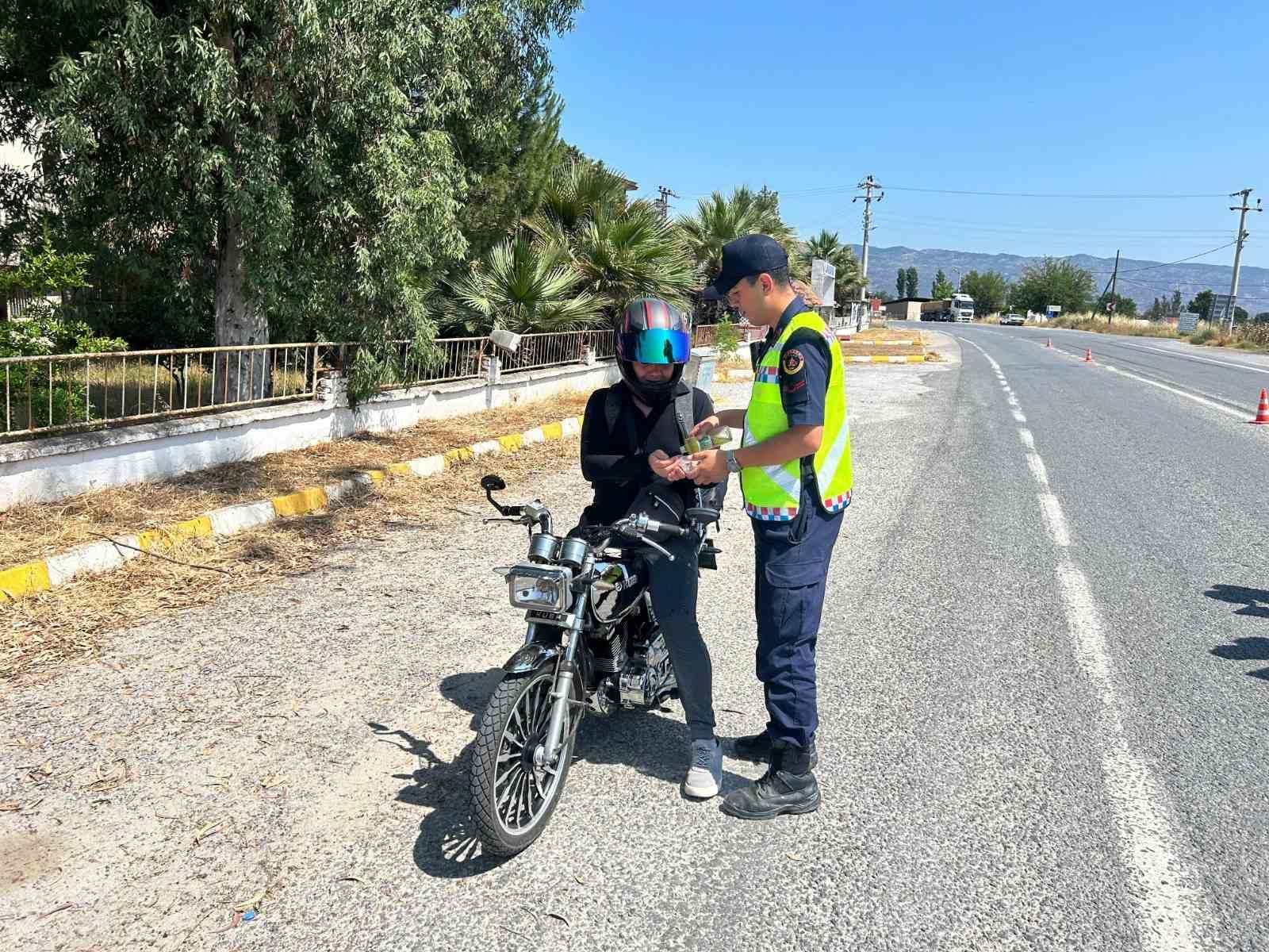 Bayram Tatili Donusu Basladi Jandarma Denetimleri Siklastirdi Fe5De61Dfc4C6108Eb78B8772Bb2C283