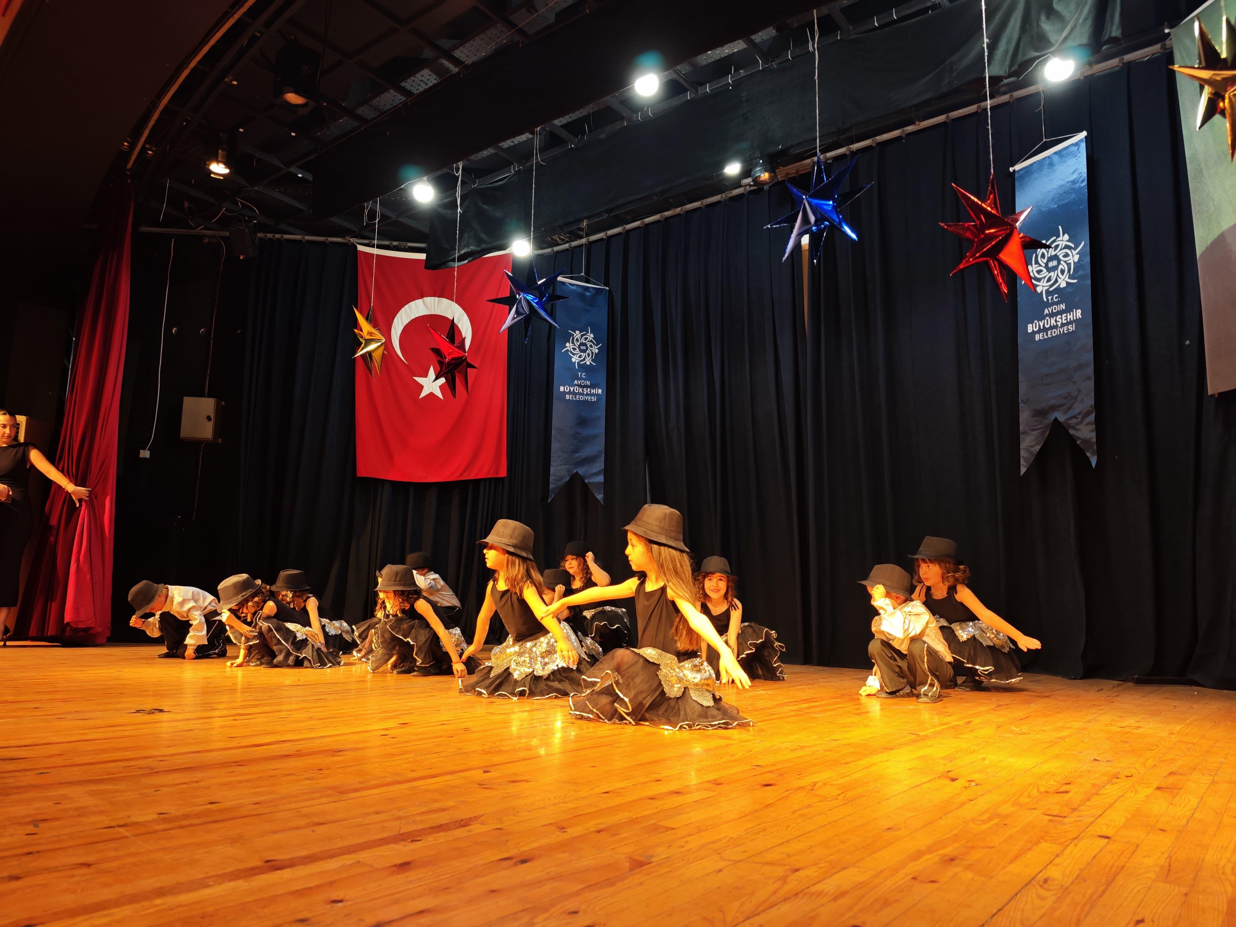 Buyuksehir Ogrencilerini Mezun Etti 579431 8D31Aa26F567Bcaa1B10275Bb8691A40