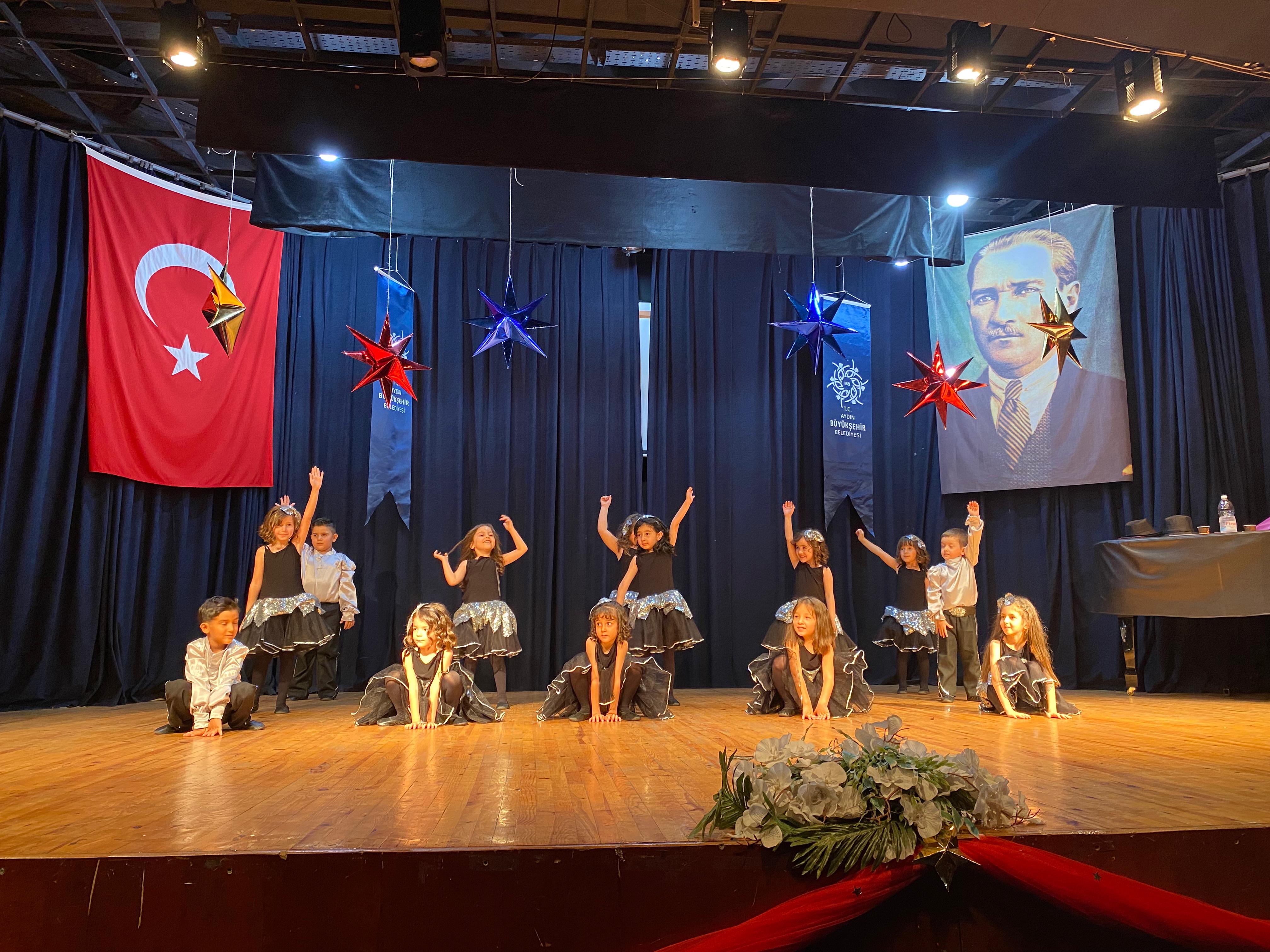 Buyuksehir Ogrencilerini Mezun Etti 579431 Ee5E6Cad2B0B0Af30F52284534C1F727