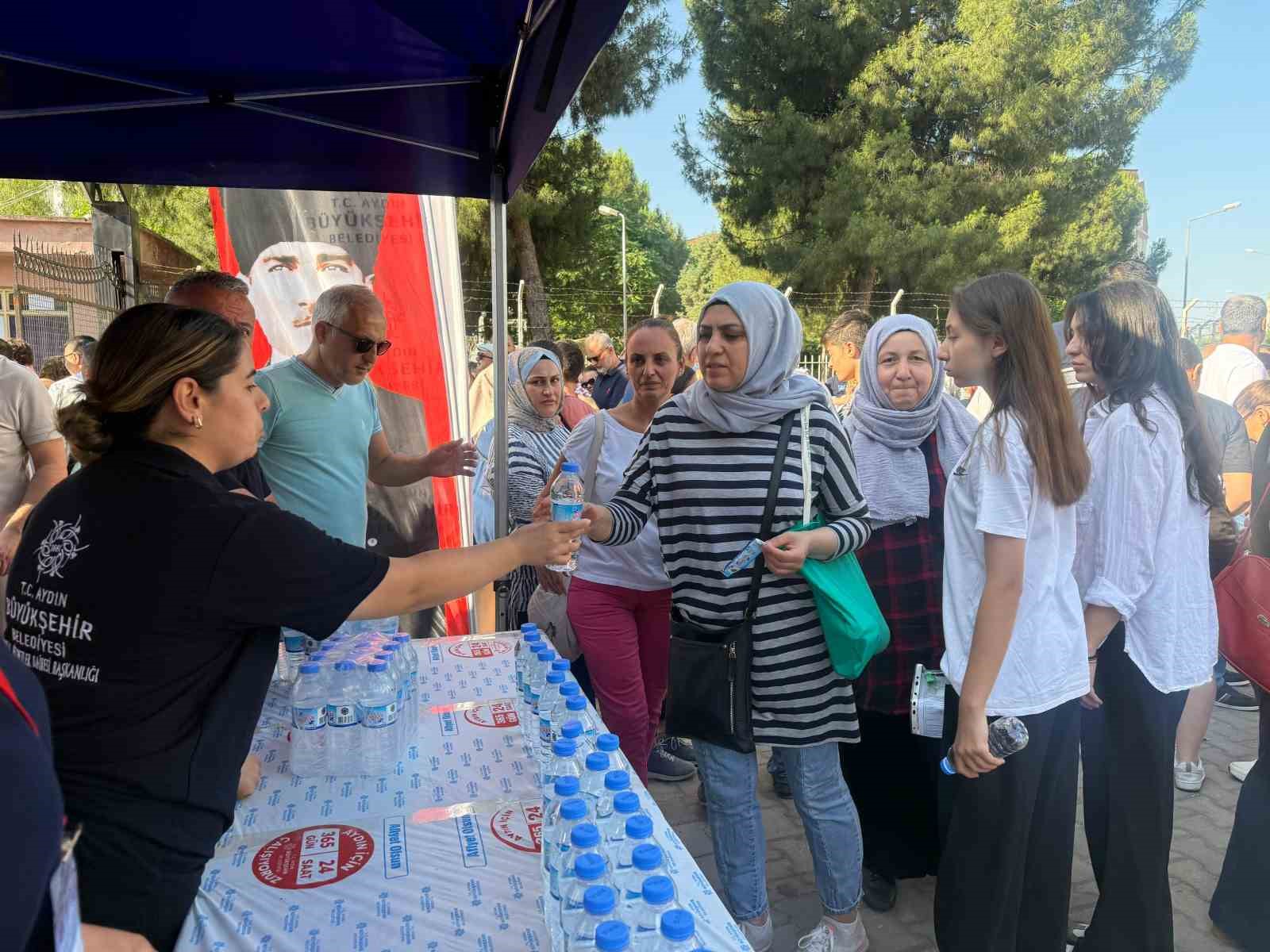 Buyuksehir Sinava Giren Ogrencileri Unutmadi 4C8Fef5B96015342405Dcd80Ee3A2Fbe