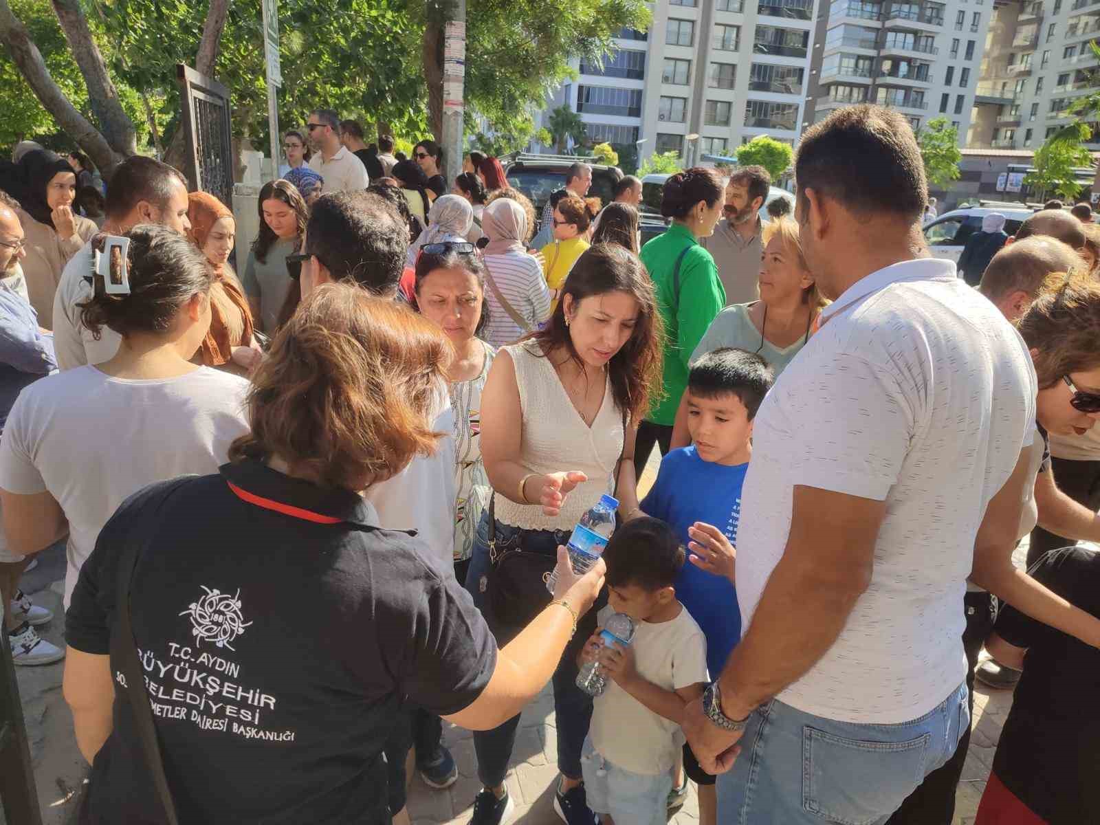 Buyuksehir Sinava Giren Ogrencileri Unutmadi F1Ea96Fe005B4527F4D45C177Dfc2Ac7