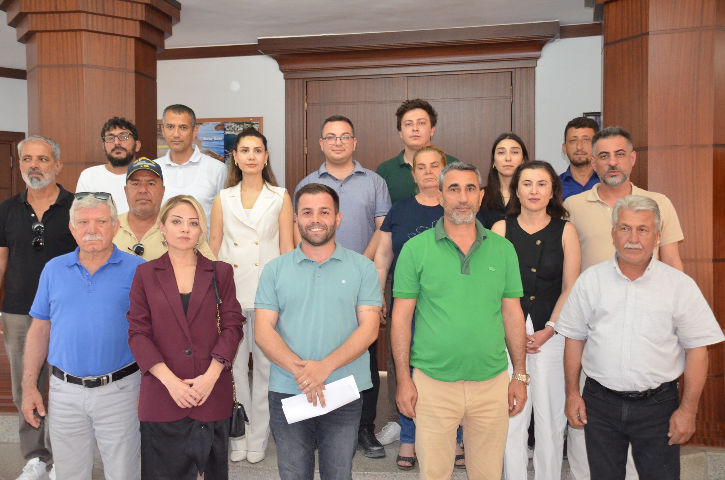 Chpli Meclis Uyeleri Baskan Gencayin Kapi Gibi Arkasinda Durdu 574988 62861731B9E0190C01Cc4Fb570948F48