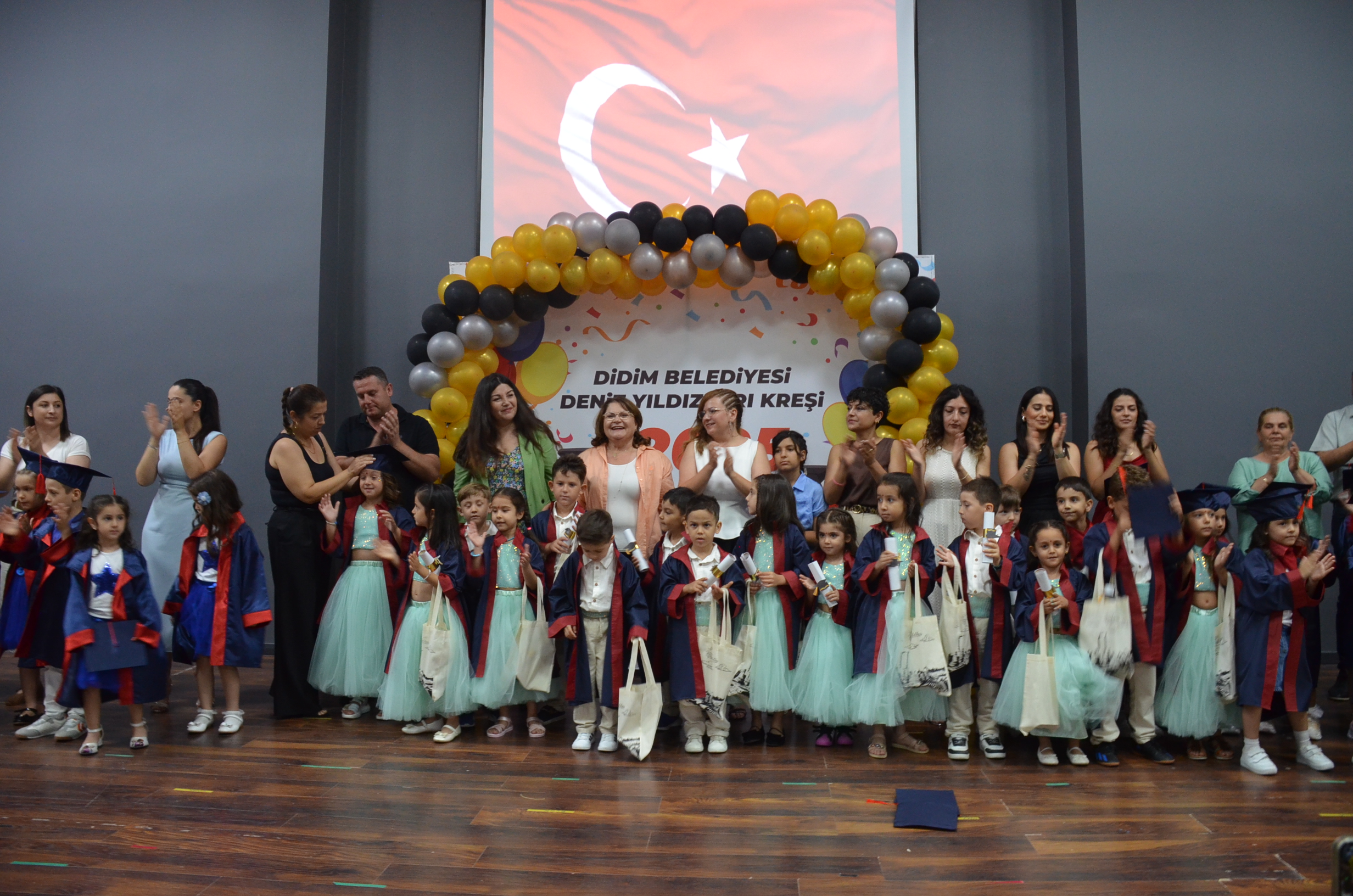 Didim Belediyesi Kresinde Mezuniyet Coskusu 575300 9887799969727A10Ecef63Fc3009Bc3D