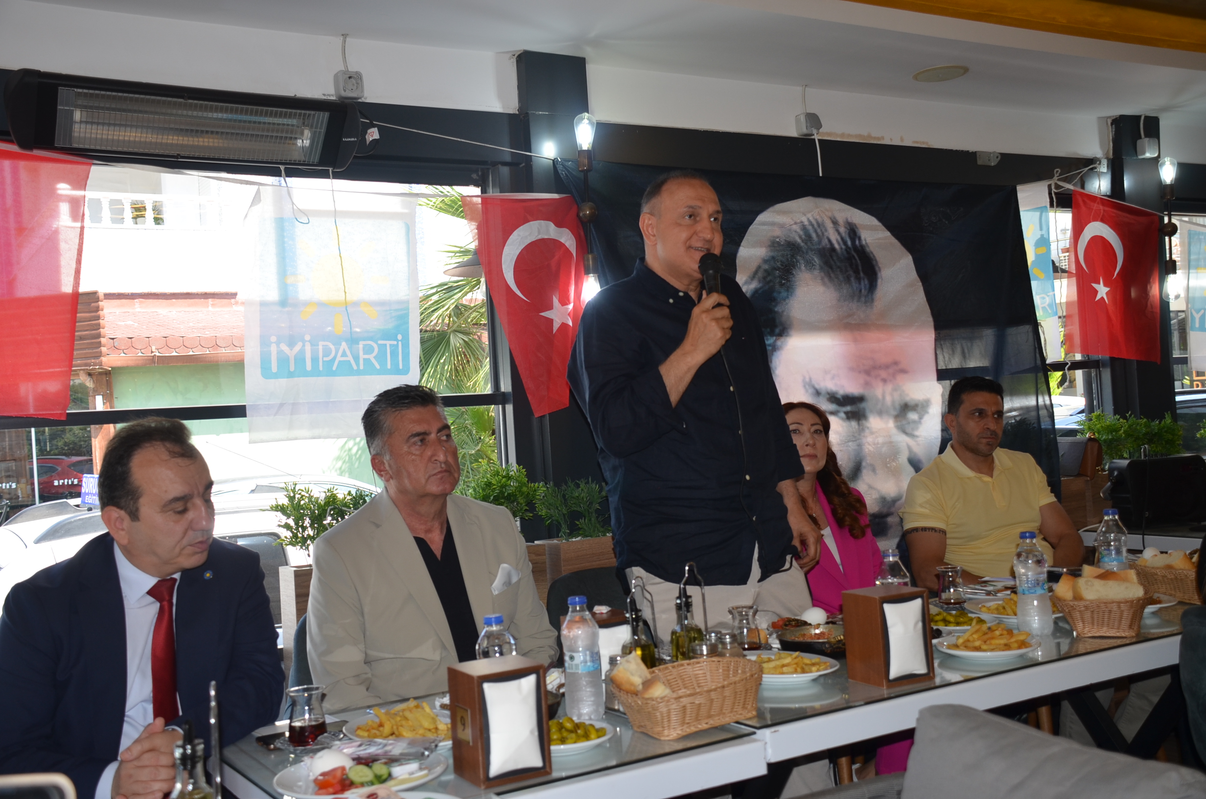 Didim Iyi Parti Yonetimini Tanitti 575420 Ed97Bc7A98874C0Accc514E0D7Fa528E