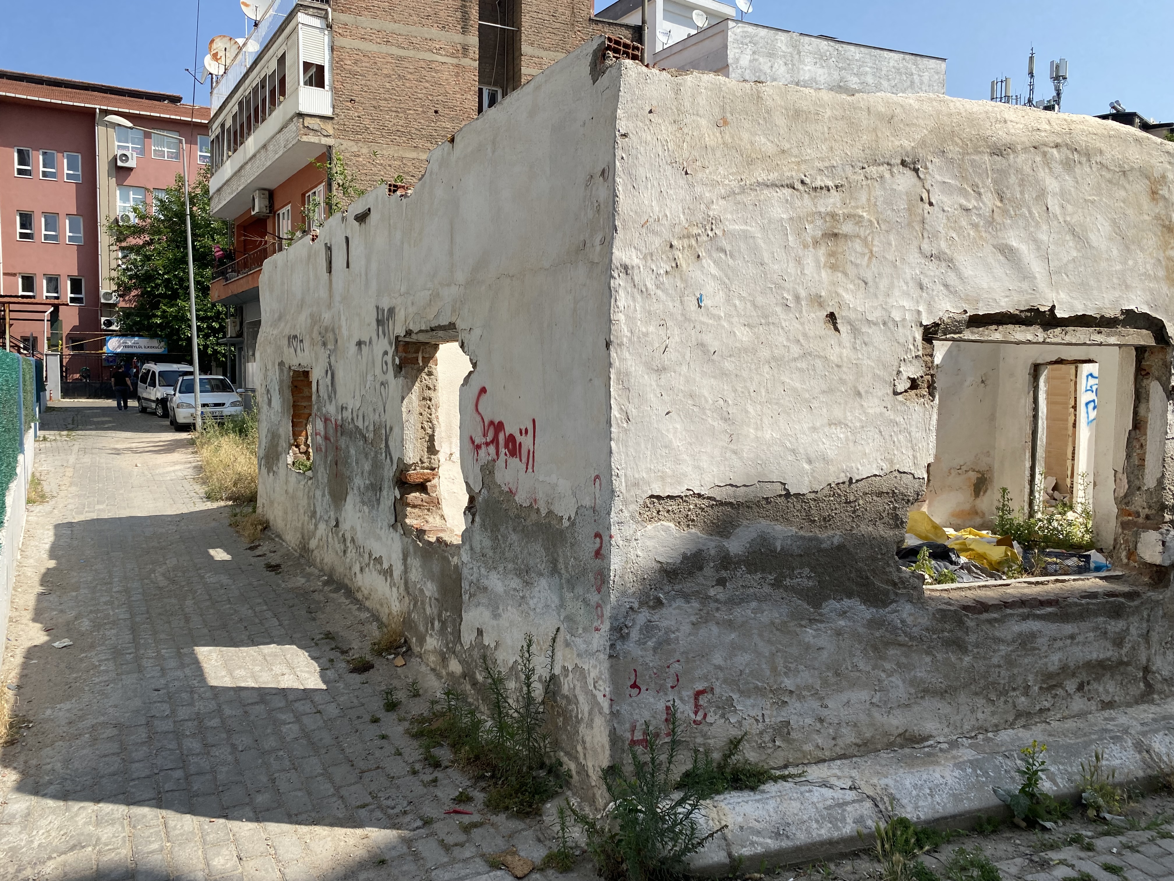 Efelerde Tepki Ceken Bina 574113 7De8F2E5E57B271Fd9E74F603C098978
