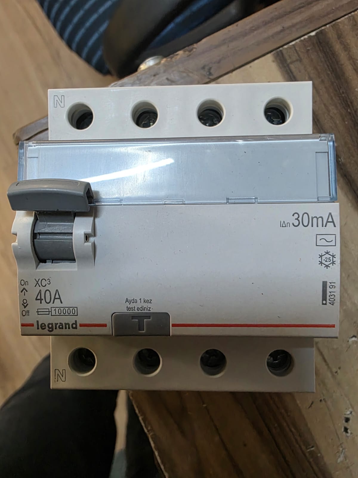 Elektrik Akimlari Korkutuyor Aydinli Baskan Uyardi Bu Cihaz Hayat Kurtariyor 575727 E289046231C069Fa5C6Dbf676F216814