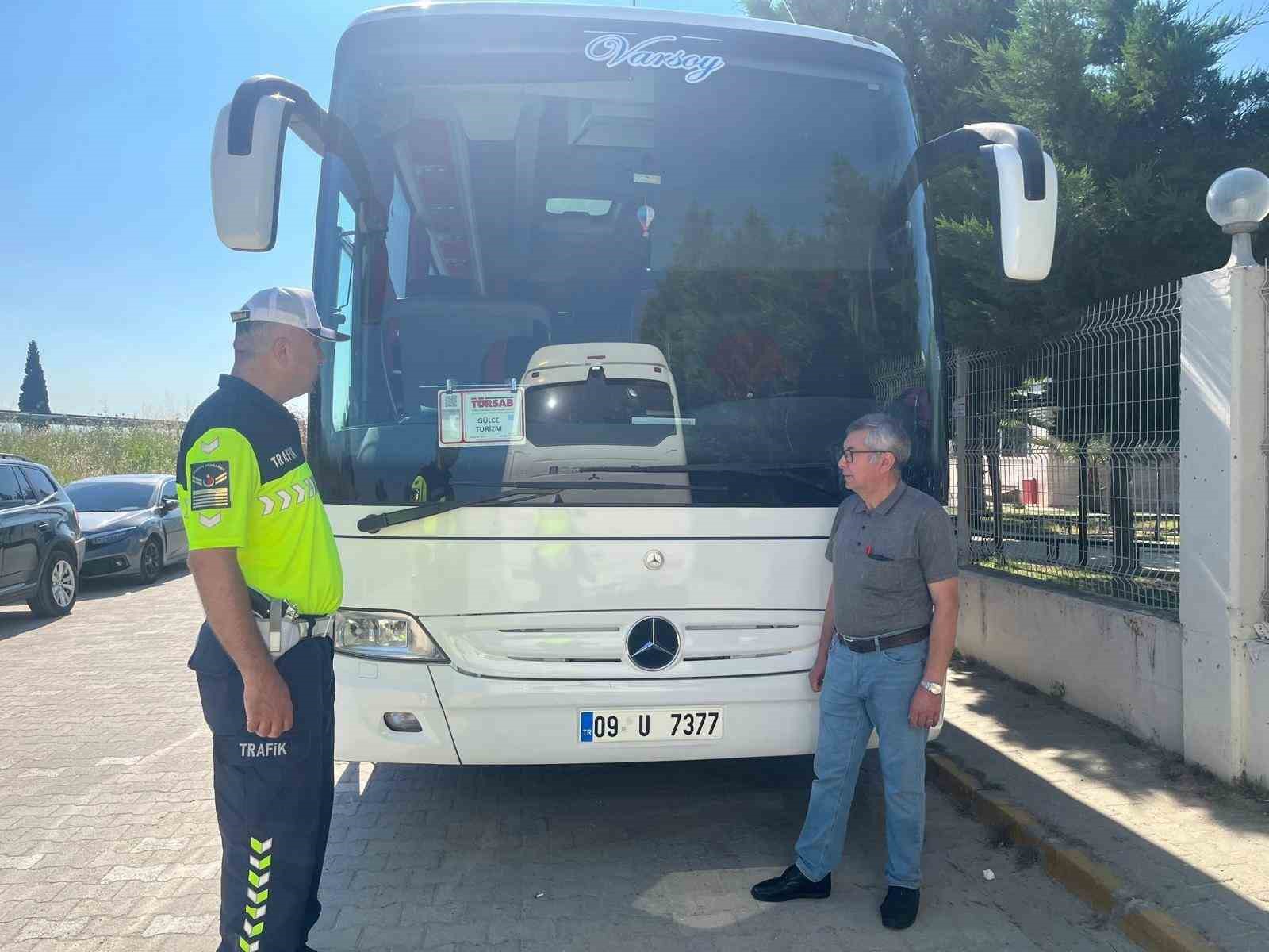 Jandarmadan Gezi Otobuslerine Denetim 75417D09Ae7E2B3711B7E7D786Af0De6
