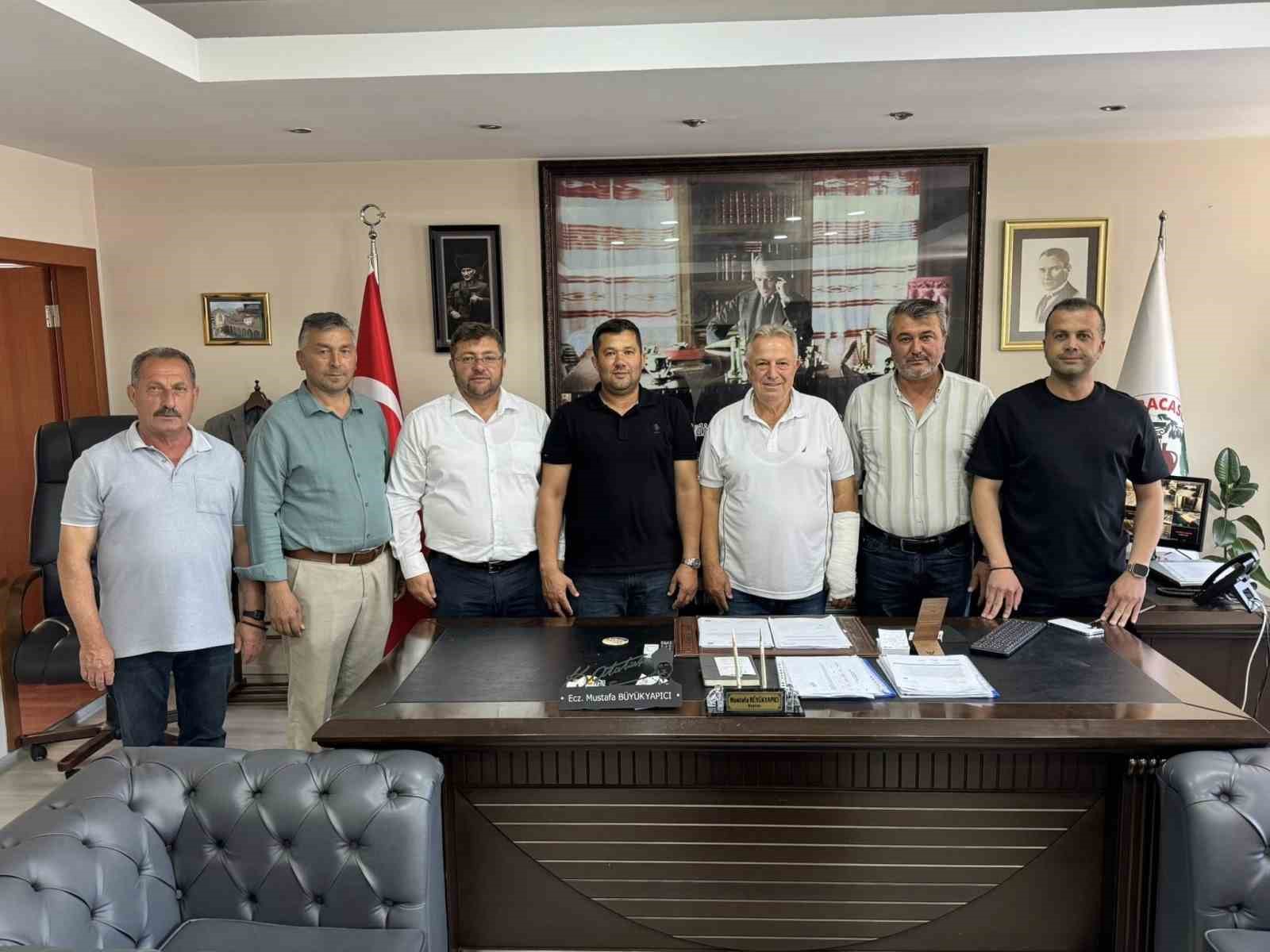 Karacasu Bayramlasti Vatandaslar Bir Araya Geldi E499Feb644459733703A62Bdfc5A3440