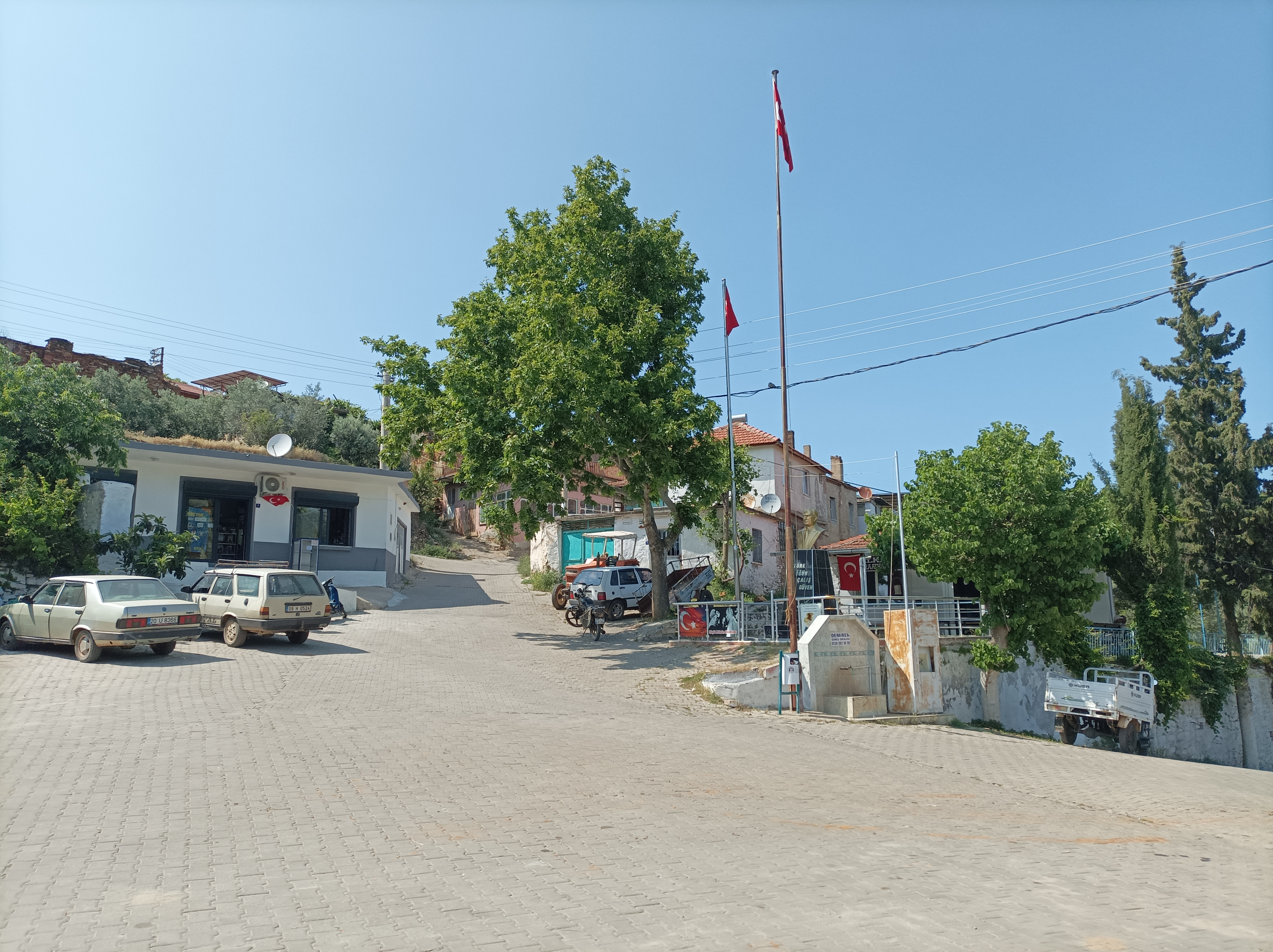 Karacasu Isiklarin 86 Yasindaki Yasayan Tarihi 572388 Dd5A84D967F4814F76Ce9738Bb964D8E