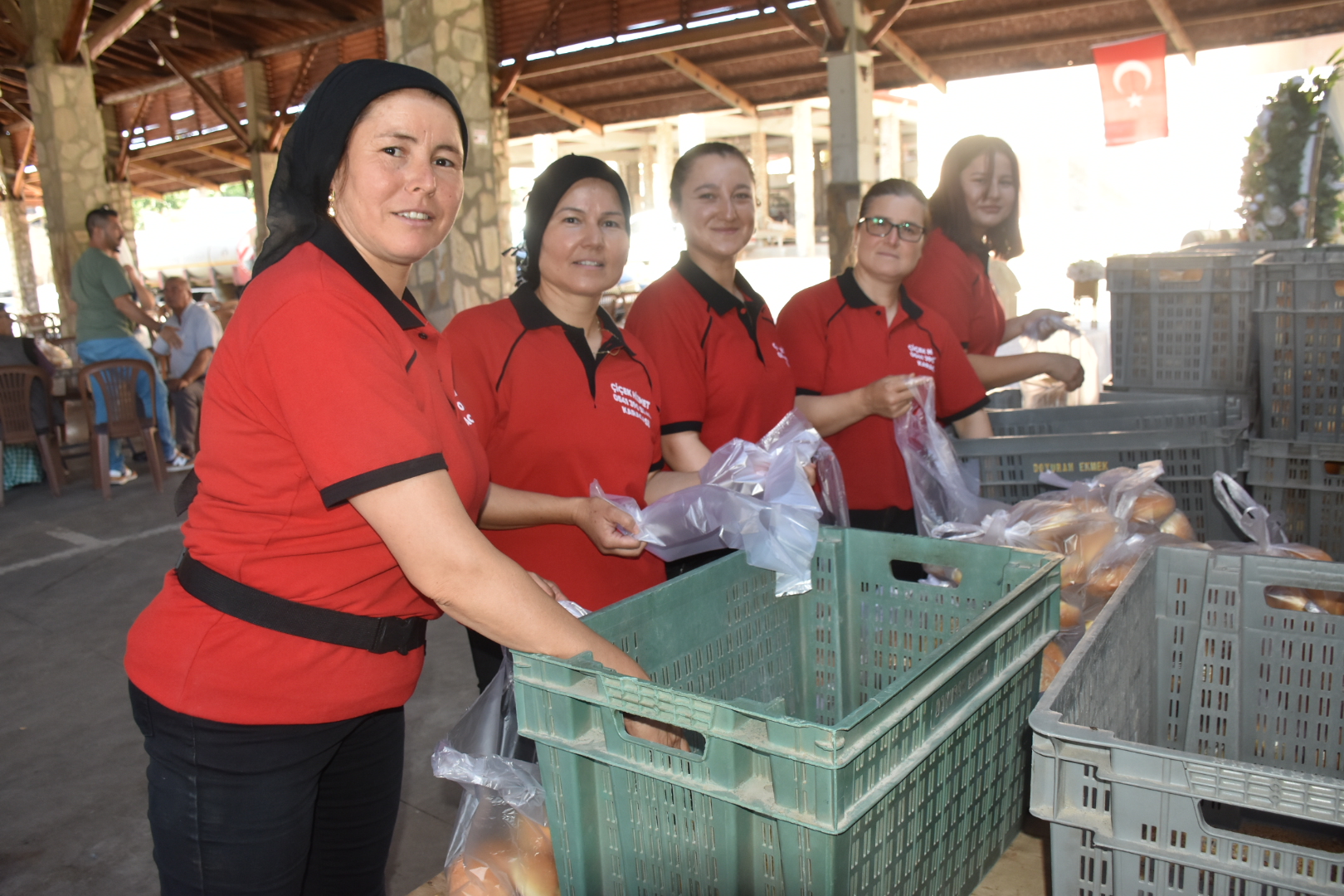 Karacasuda Dugun Yemeklerinde Cicek Gibi Hizmet 579393 A120F157A148636B2414D0Aee032019C
