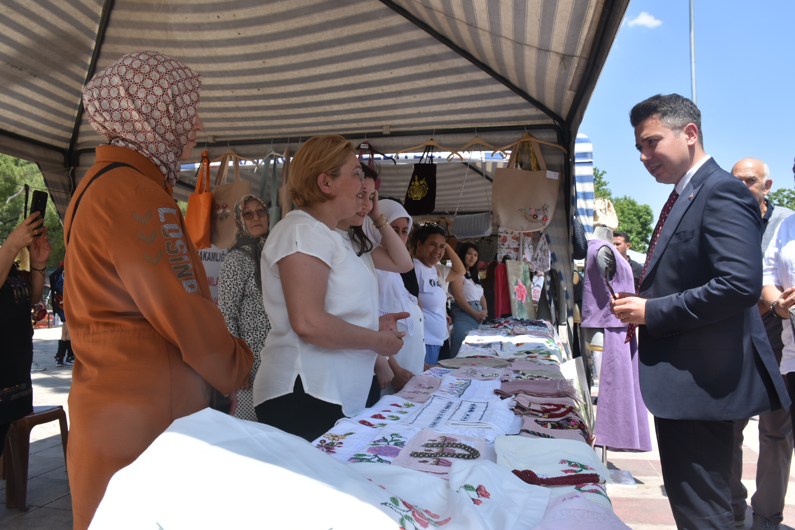 Karacasuda Halk Egitim Kursiyerleri Hunerlerini Sergiledi 574655 597D902F84Cb1C397A839E326Be426F7