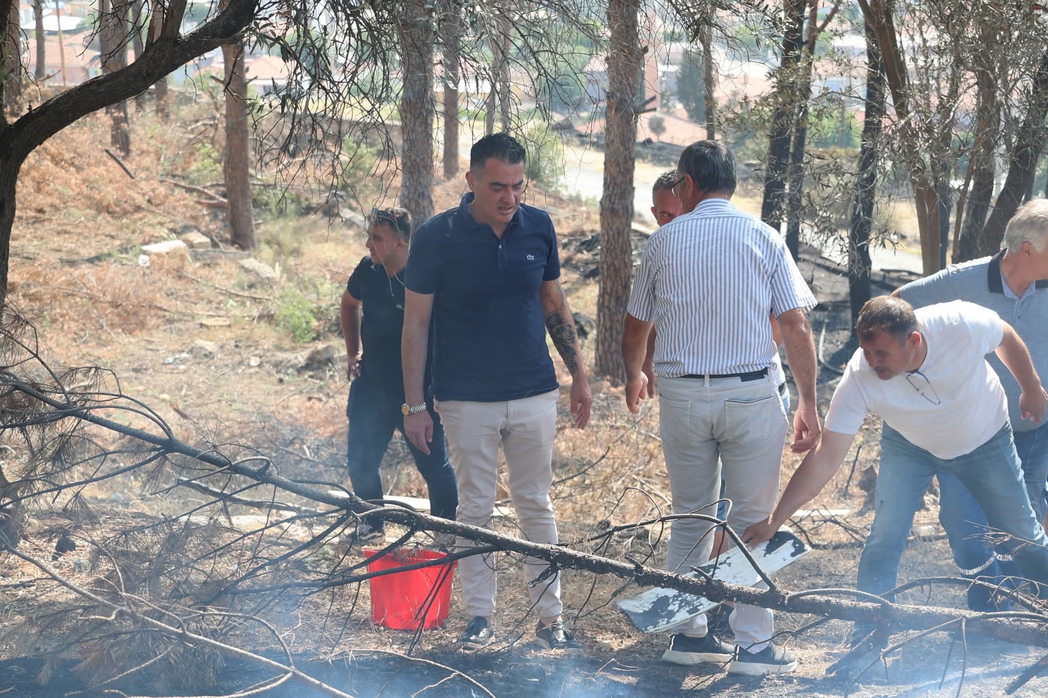 Kocarlida Arazi Yangini Yeniden Basladi Baskan Arici Yine Bolgede 576978 E9C3F586B13E0B232825D10747736Bf5
